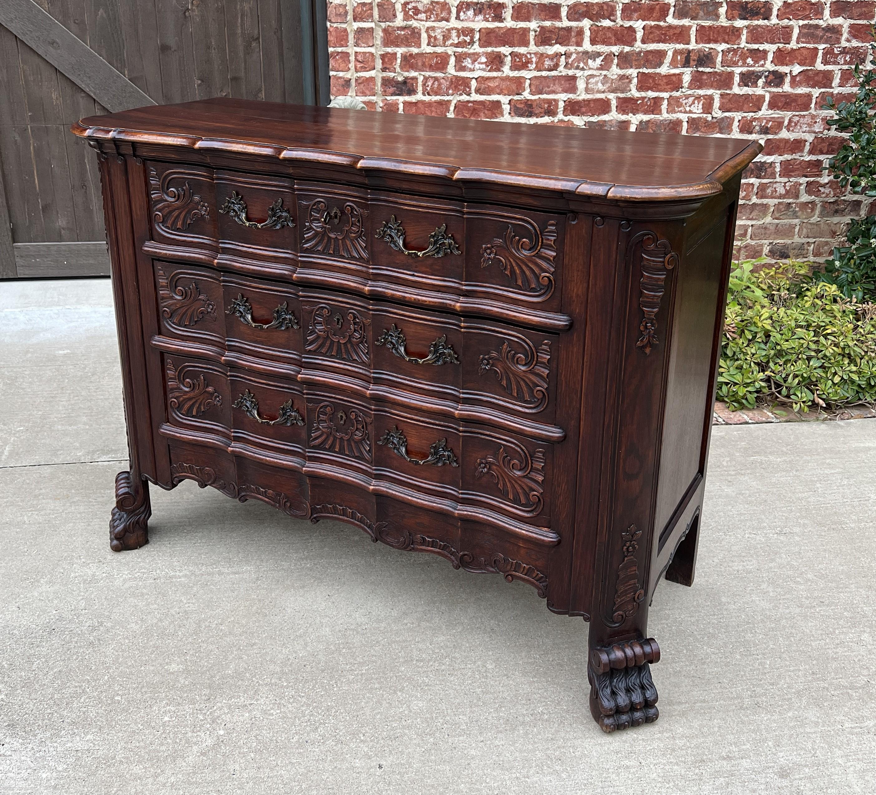 Antique French Chest of Drawers Cabinet 3-Drawer Serpentine Carved Oak w Key For Sale 9