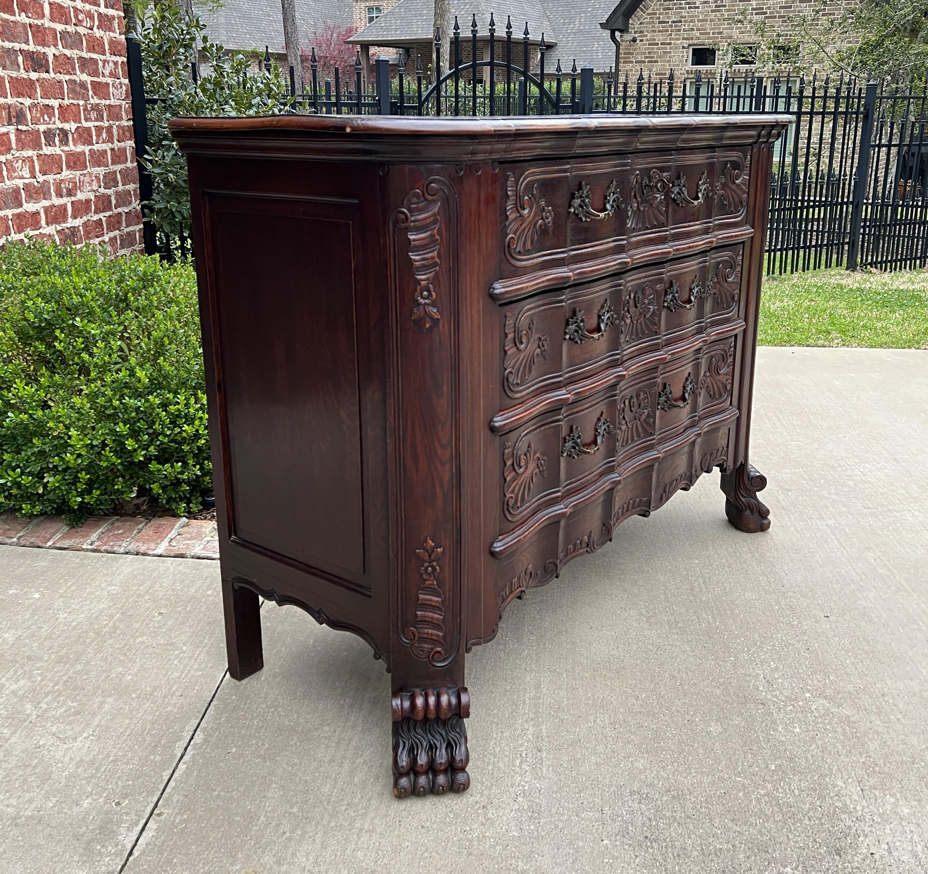 Antique French Chest of Drawers Cabinet 3-Drawer Serpentine Carved Oak w Key For Sale 11