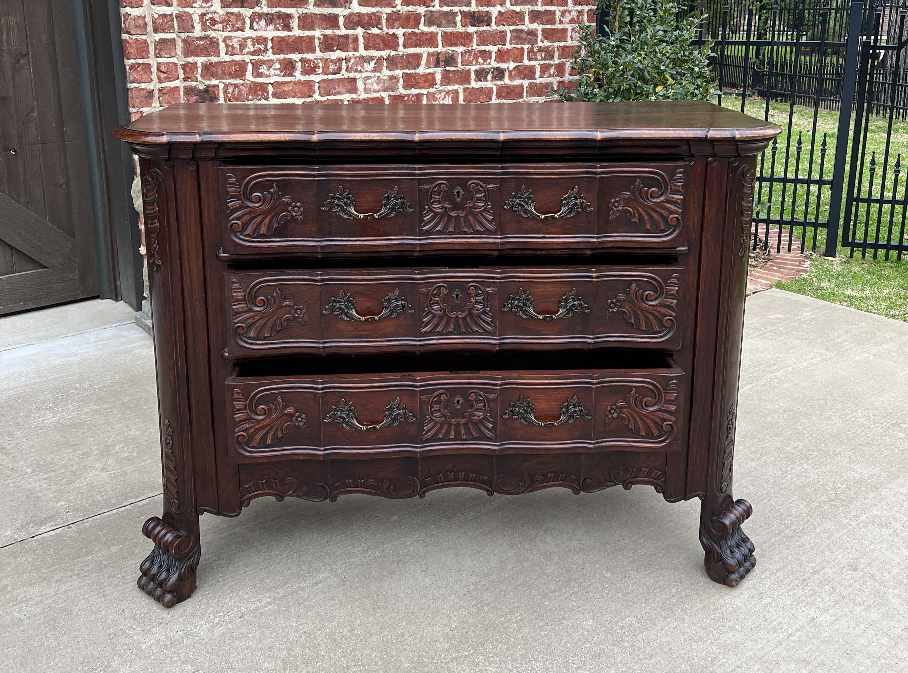 Antique French Chest of Drawers Cabinet 3-Drawer Serpentine Carved Oak w Key For Sale 3