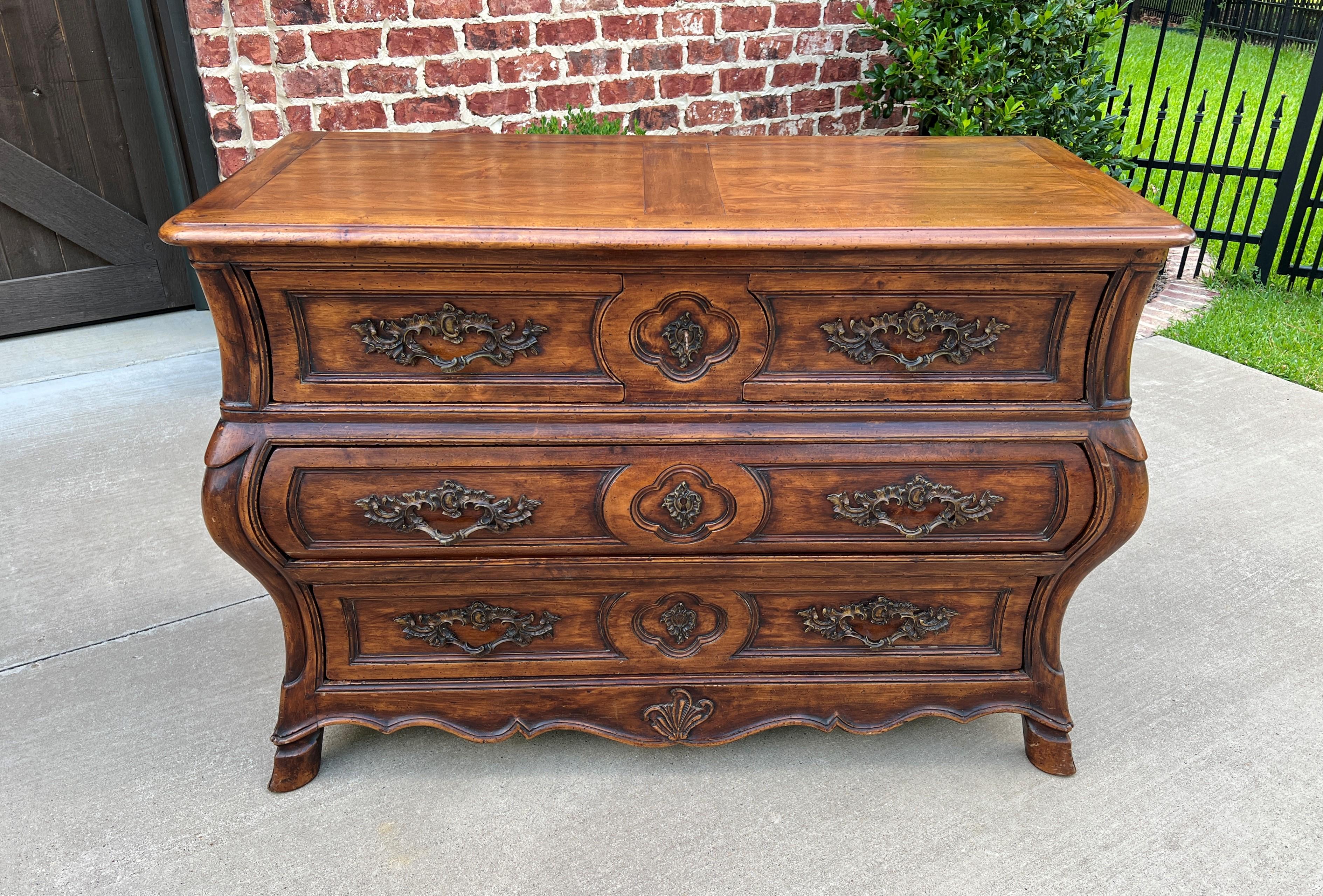 Antique French Chest of Drawers Commode Bombe Carved Walnut Louis XV 19th C For Sale 6