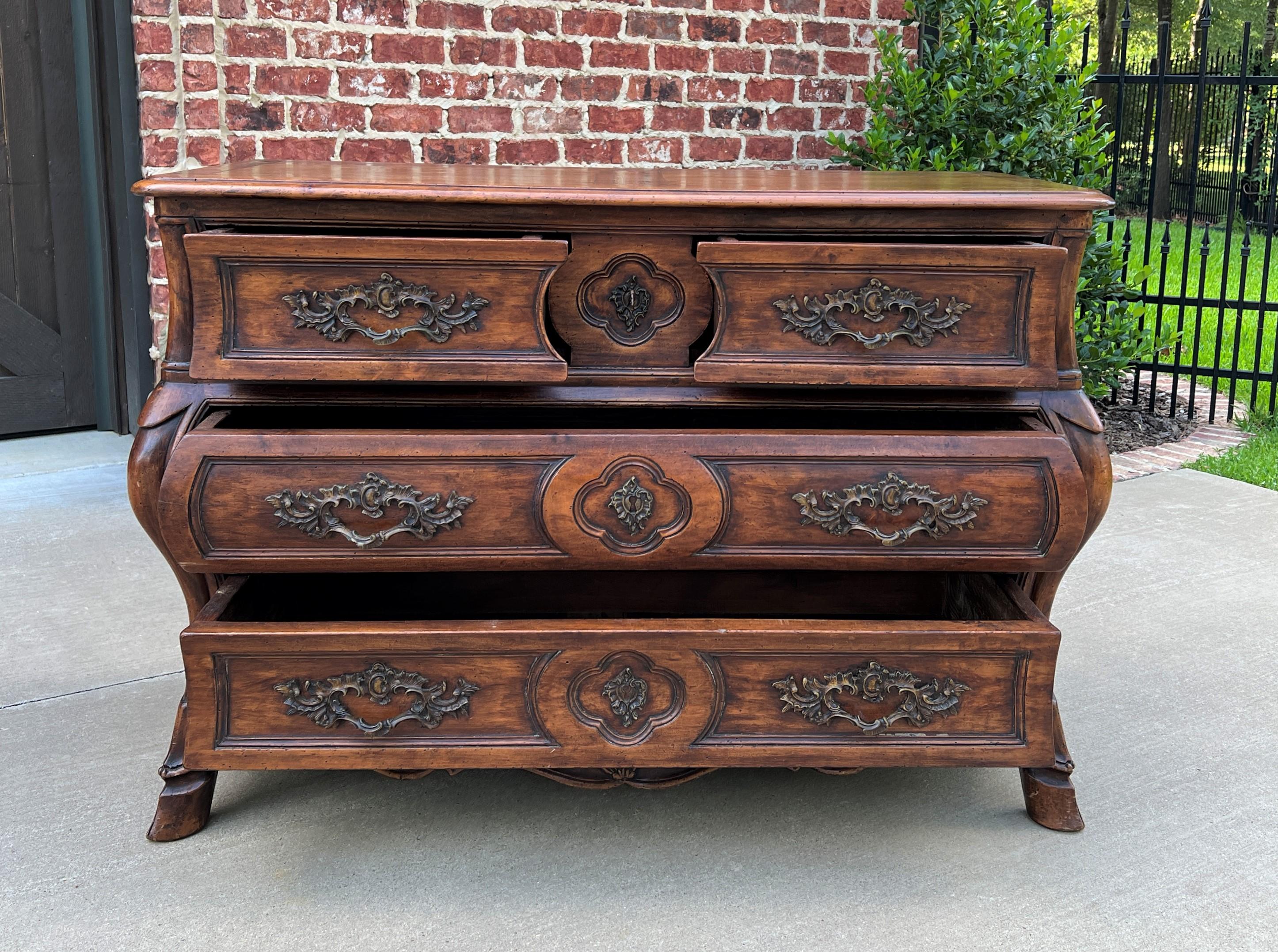 Antique French Chest of Drawers Commode Bombe Carved Walnut Louis XV 19th C For Sale 8