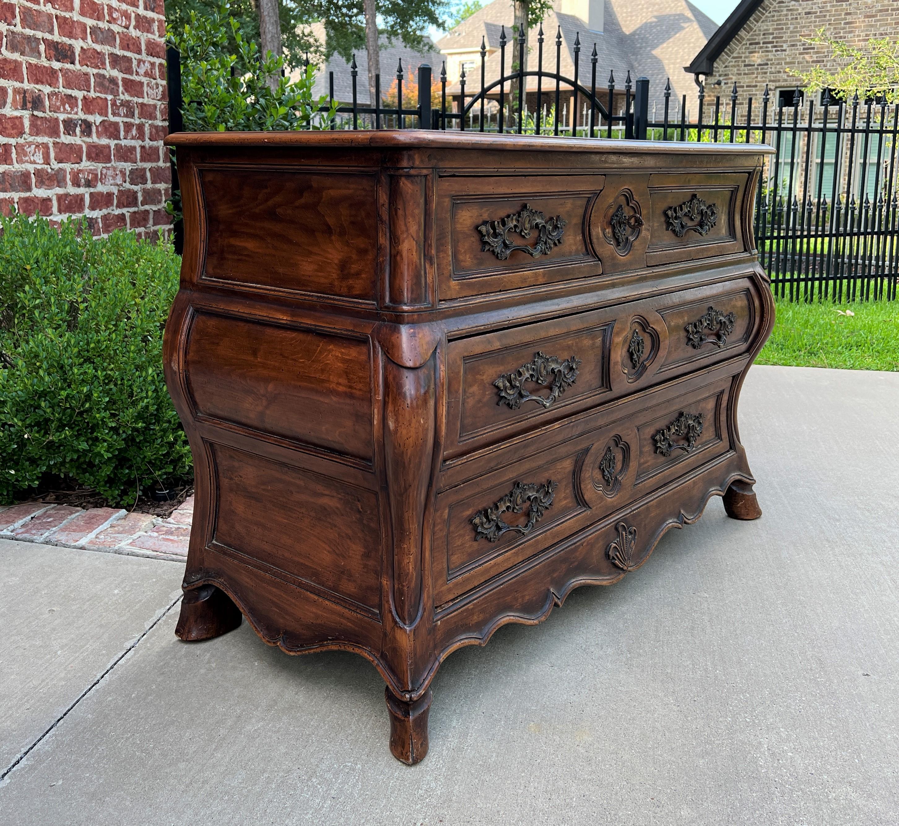 Antique French Chest of Drawers Commode Bombe Carved Walnut Louis XV 19th C For Sale 12