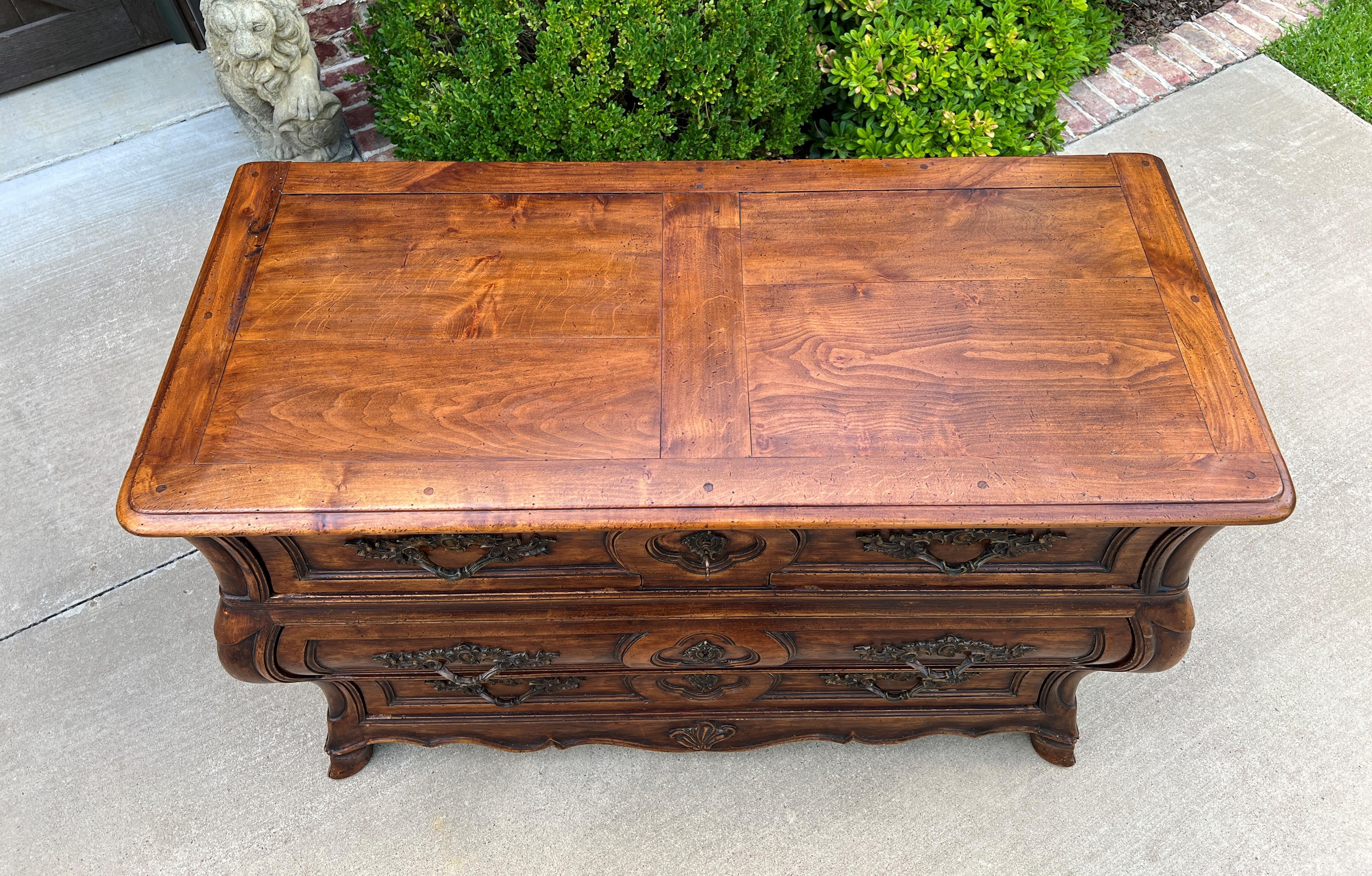 Antique French Chest of Drawers Commode Bombe Carved Walnut Louis XV 19th C For Sale 13