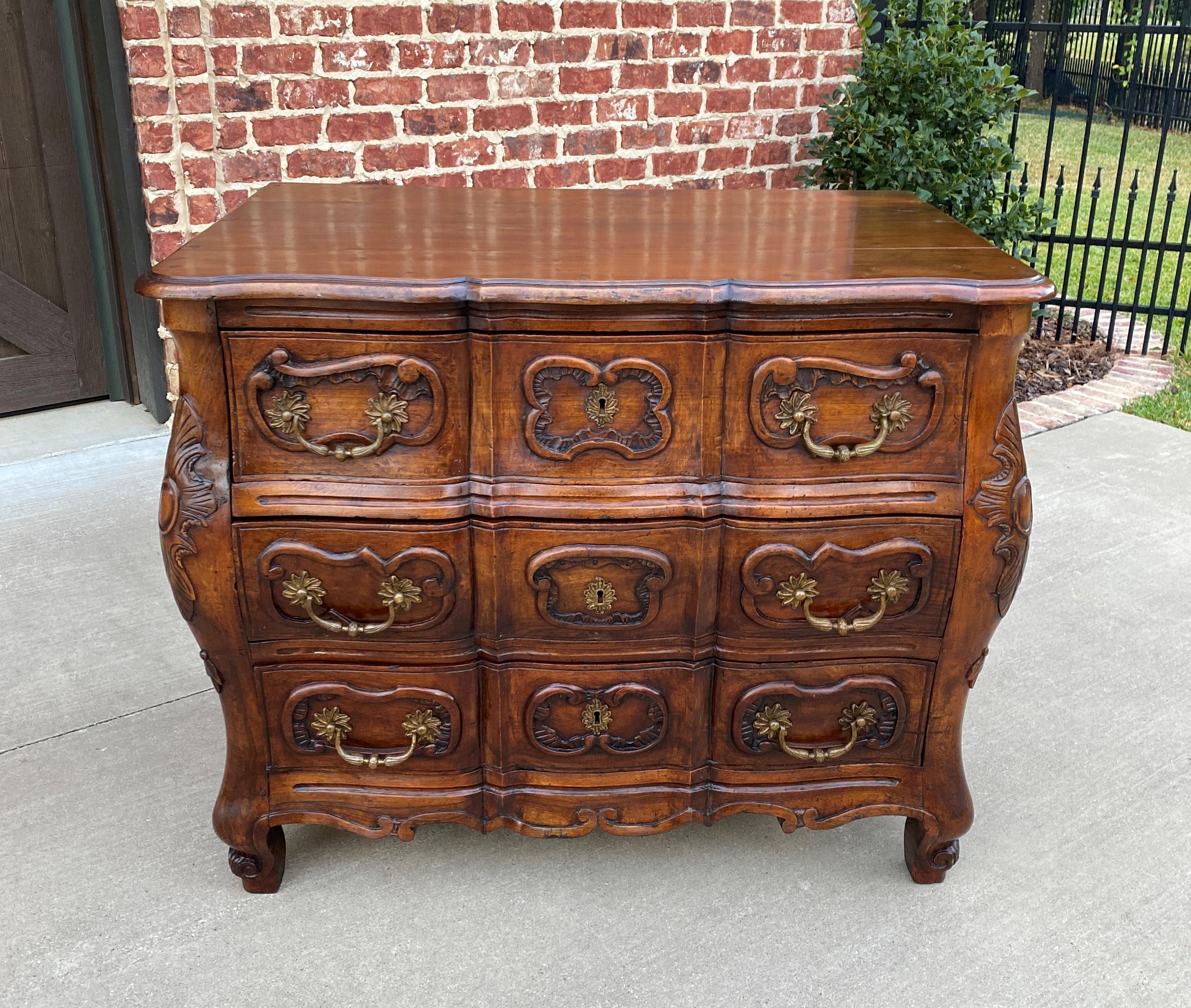 Antique French Chest of Drawers Commode Bombe Louis XV Cabinet Walnut 18th C 6