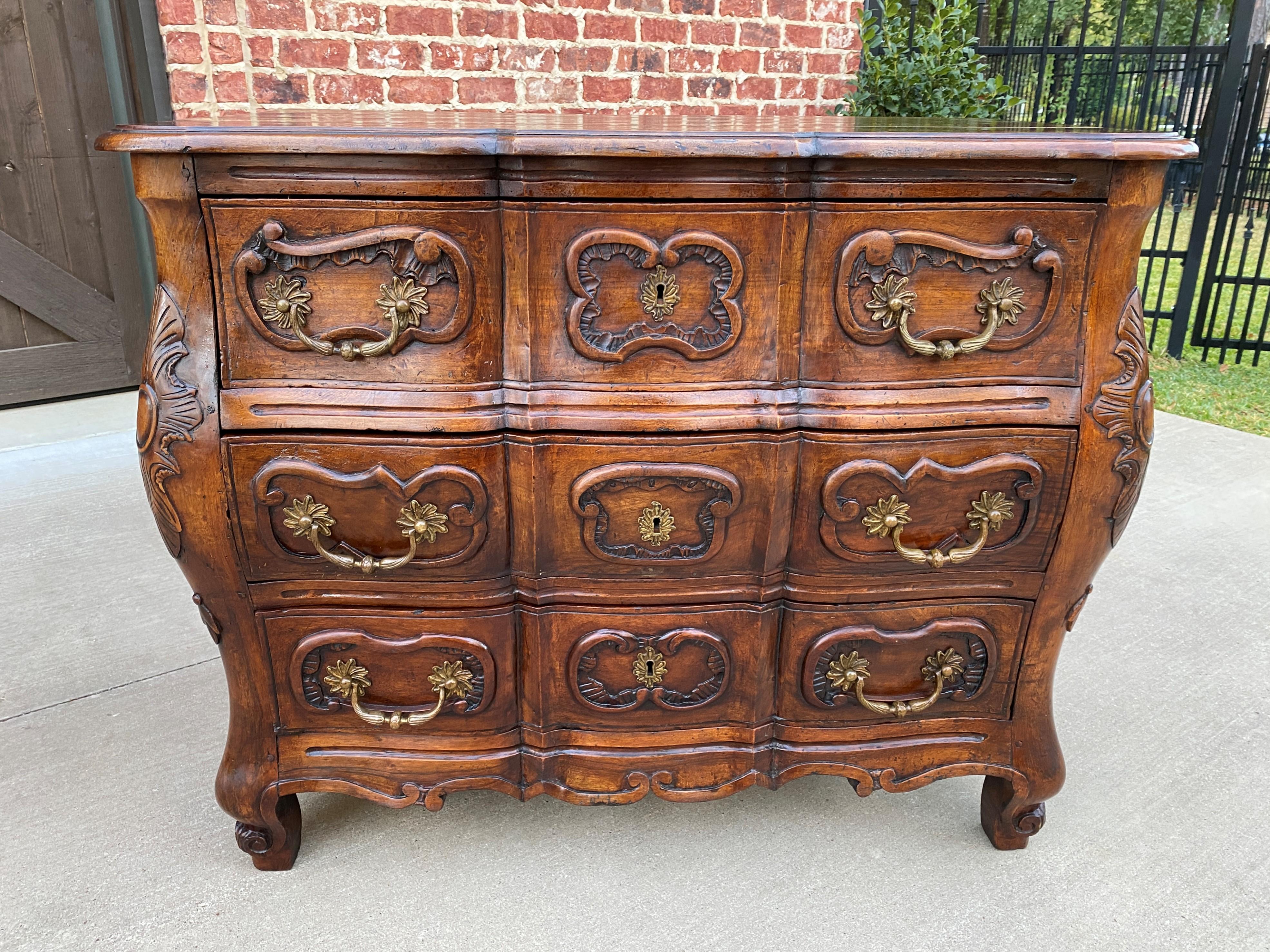 Antique French Chest of Drawers Commode Bombe Louis XV Cabinet Walnut 18th C 11