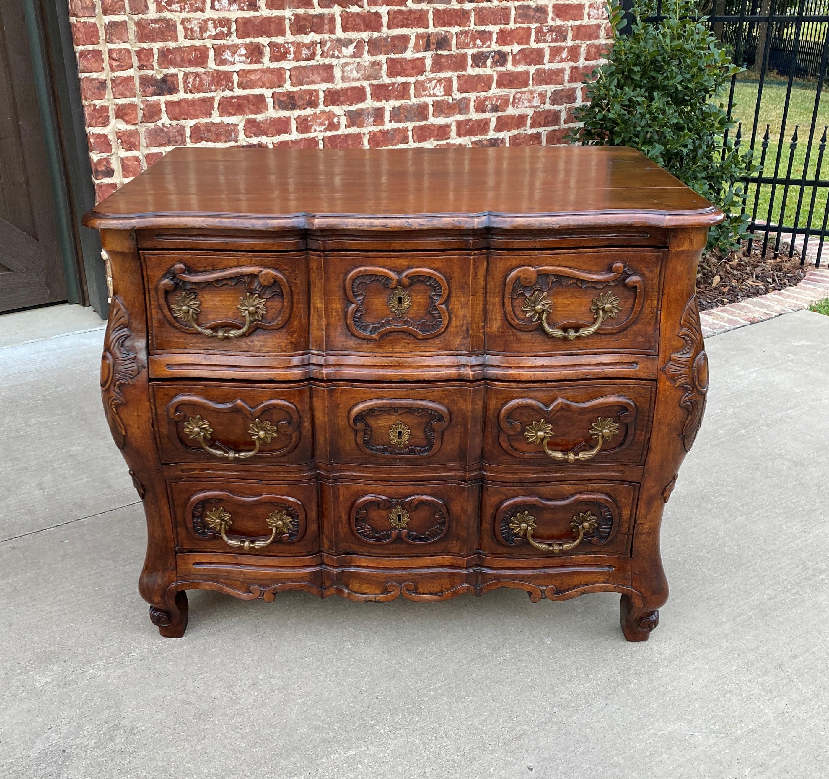 Antique French Chest of Drawers Commode Bombe Louis XV Cabinet Walnut 18th C 2
