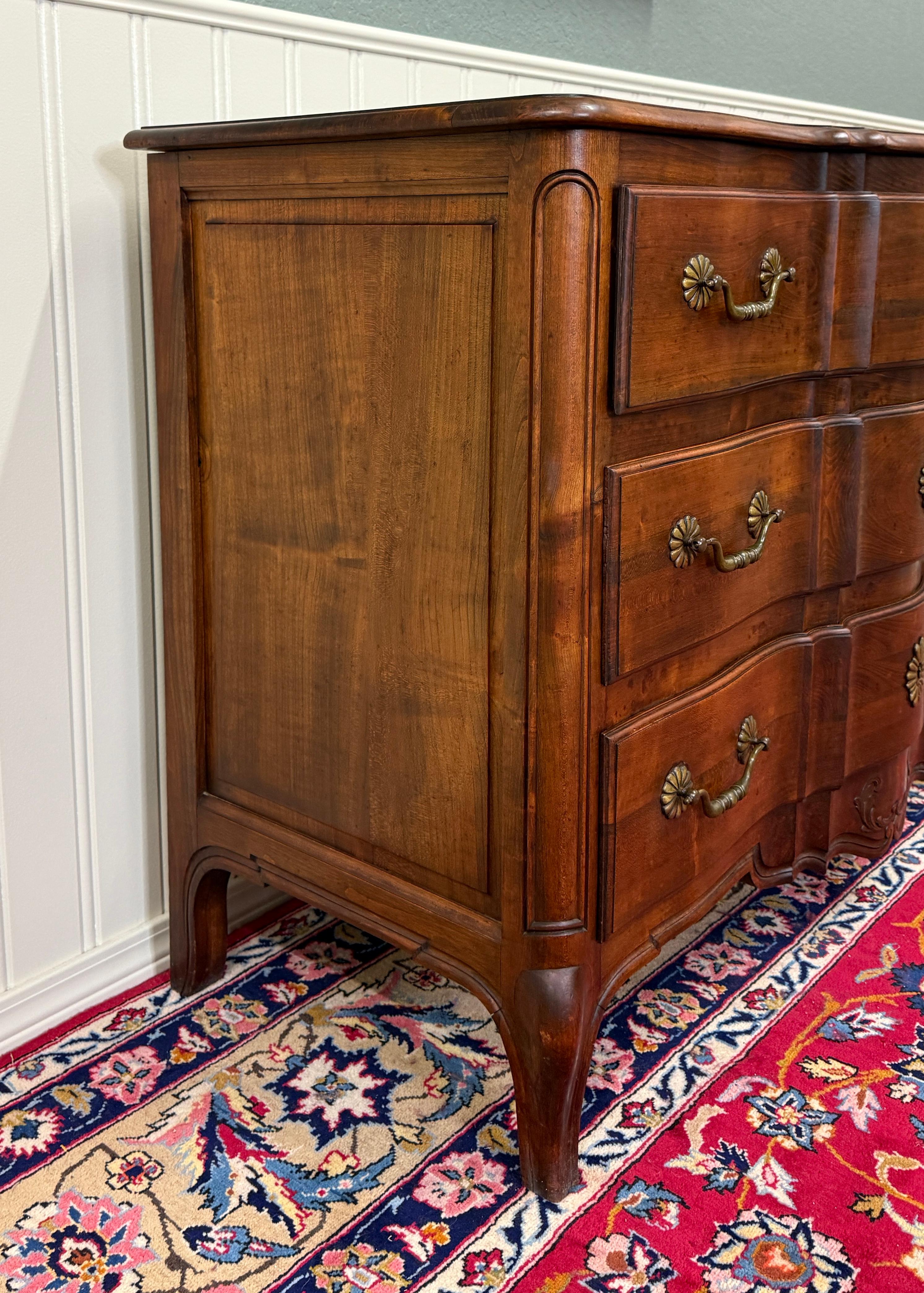 Antique French Chest of Drawers Commode Serpentine Carved Oak Louis XV c.1930s For Sale 8