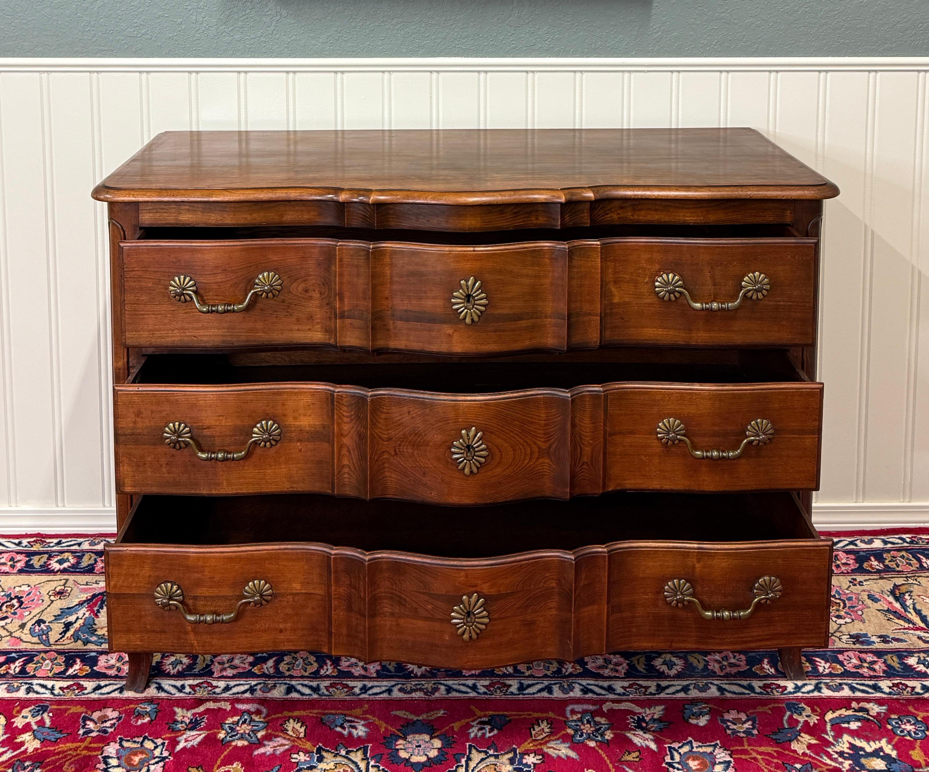 Antique French Chest of Drawers Commode Serpentine Carved Oak Louis XV c.1930s For Sale 9