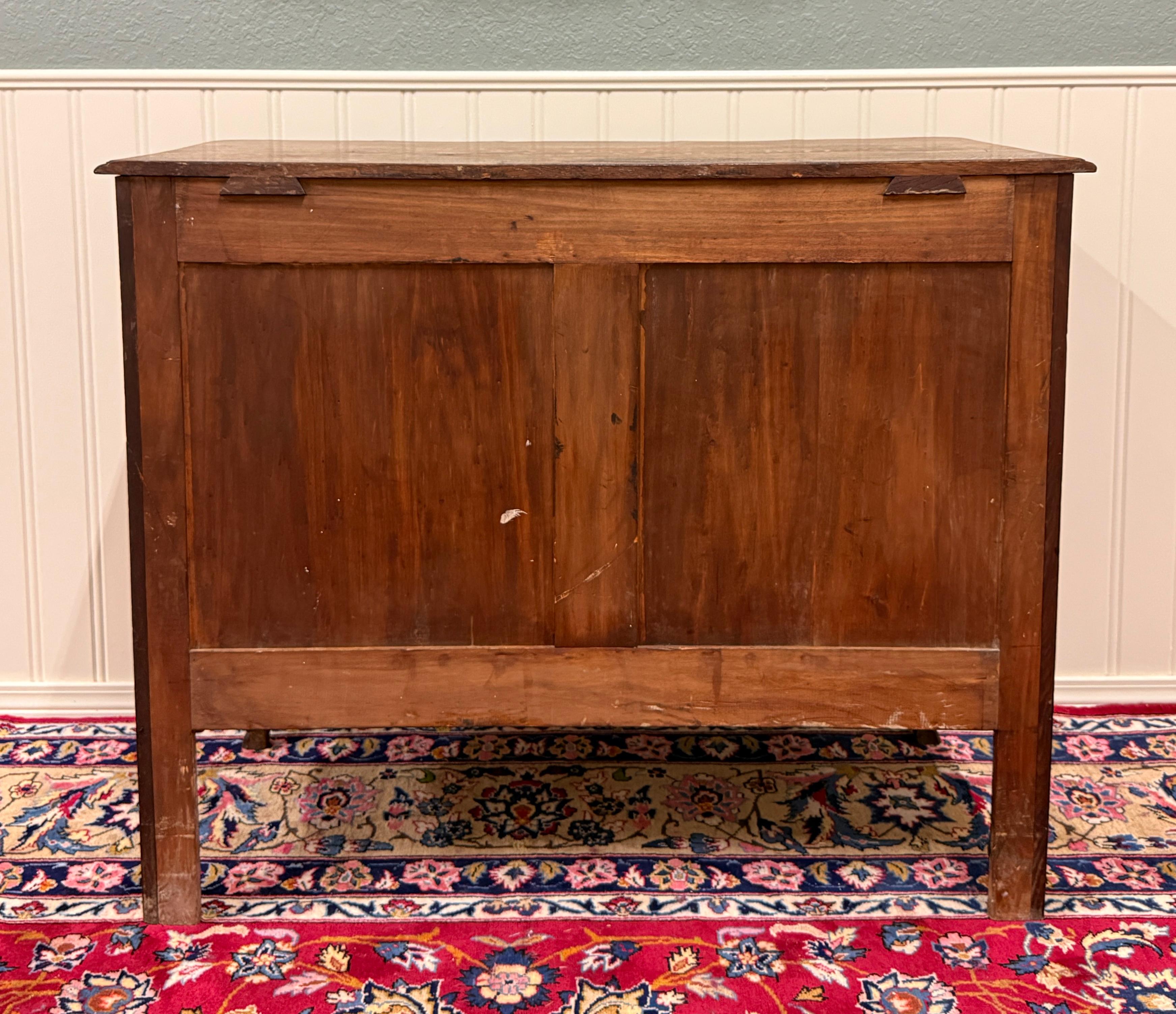 Antique French Cassettiera Commode Serpentine intagliata Oak Louis XV in vendita 12