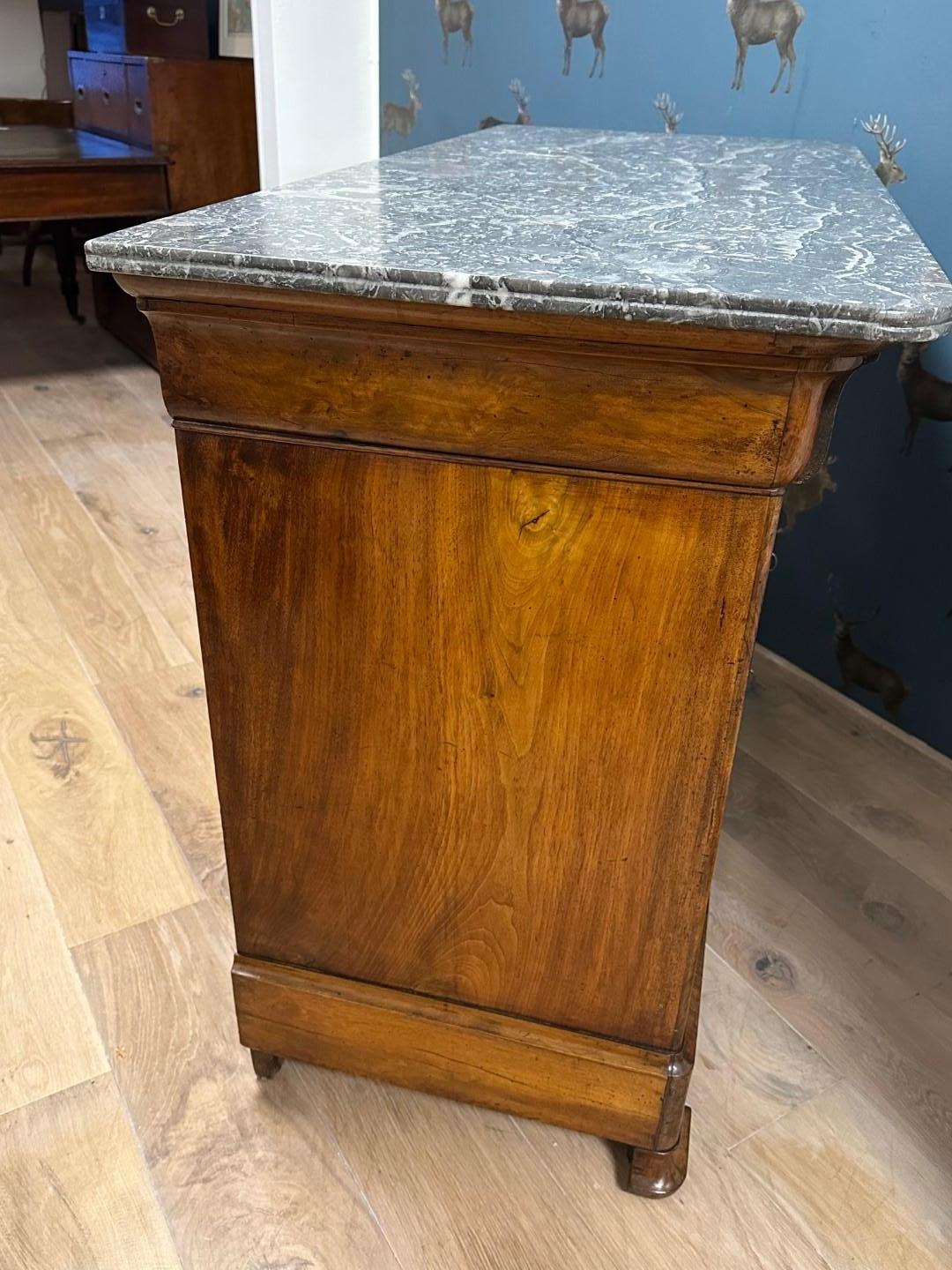 Antique French chest of drawers in burr walnut 2