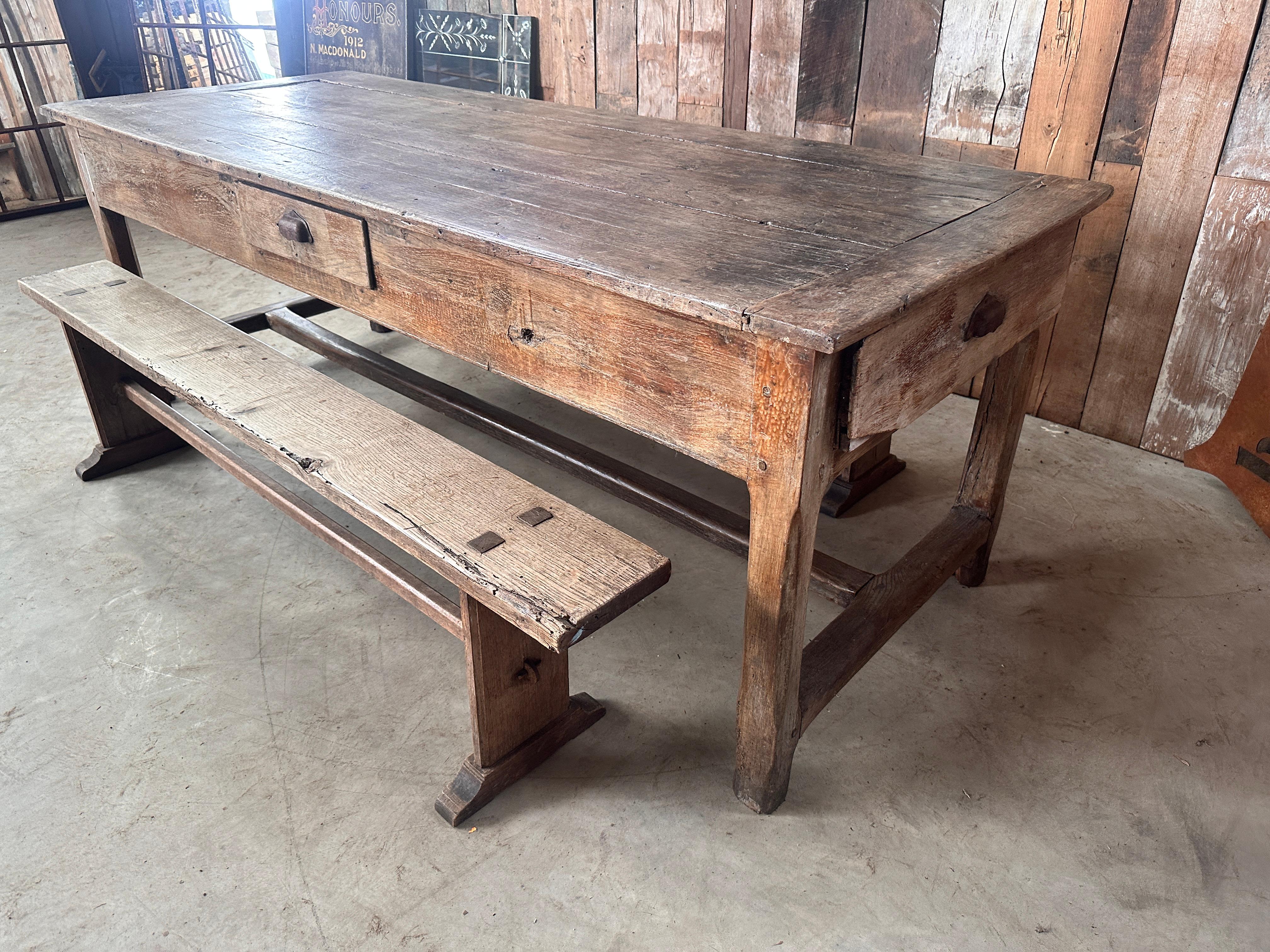 Antique French Chestnut Farmhouse Dordogne Refectory Dining Table and Benches In Good Condition For Sale In Leicestershire, GB