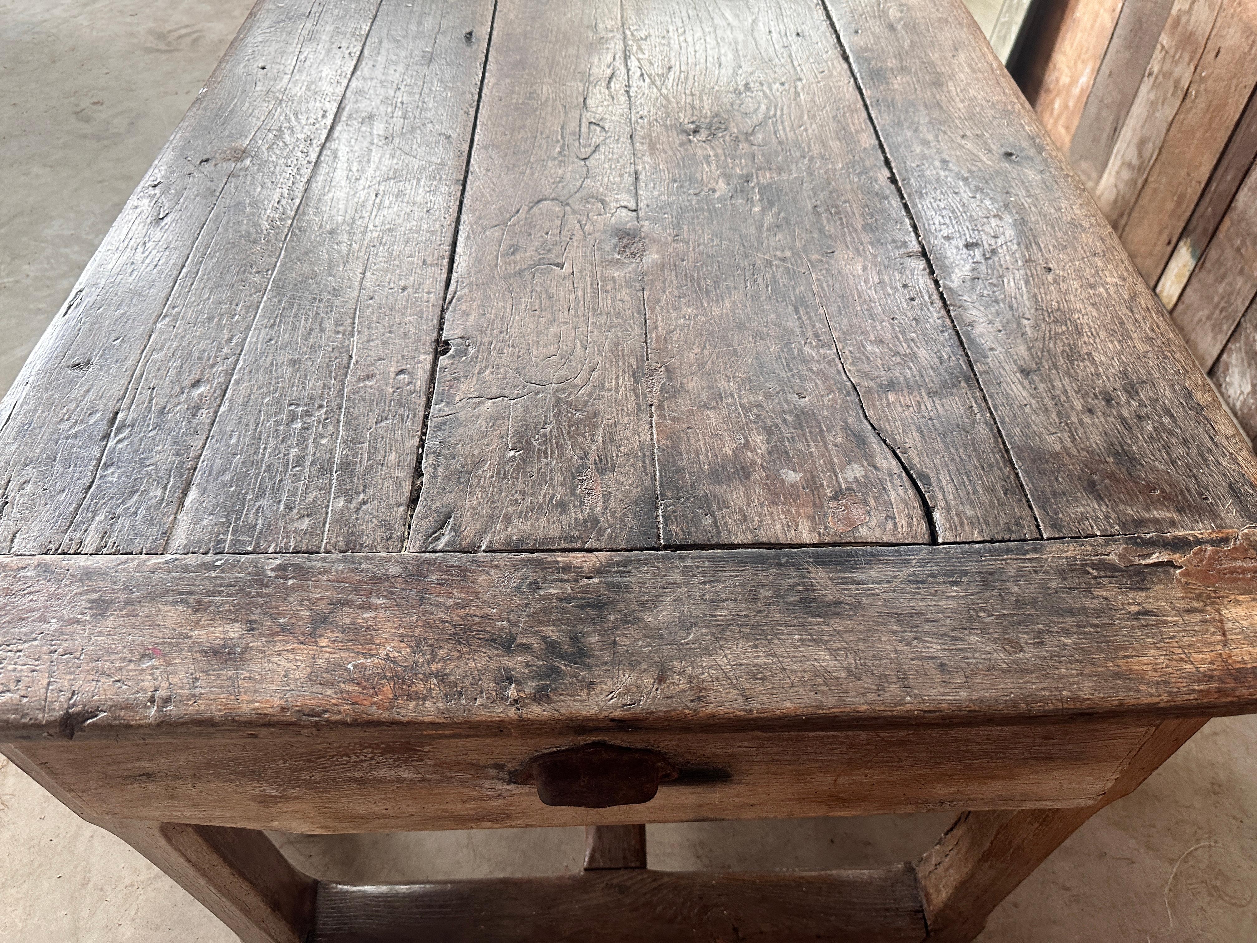 Antique French Chestnut Farmhouse Dordogne Refectory Dining Table and Benches For Sale 1
