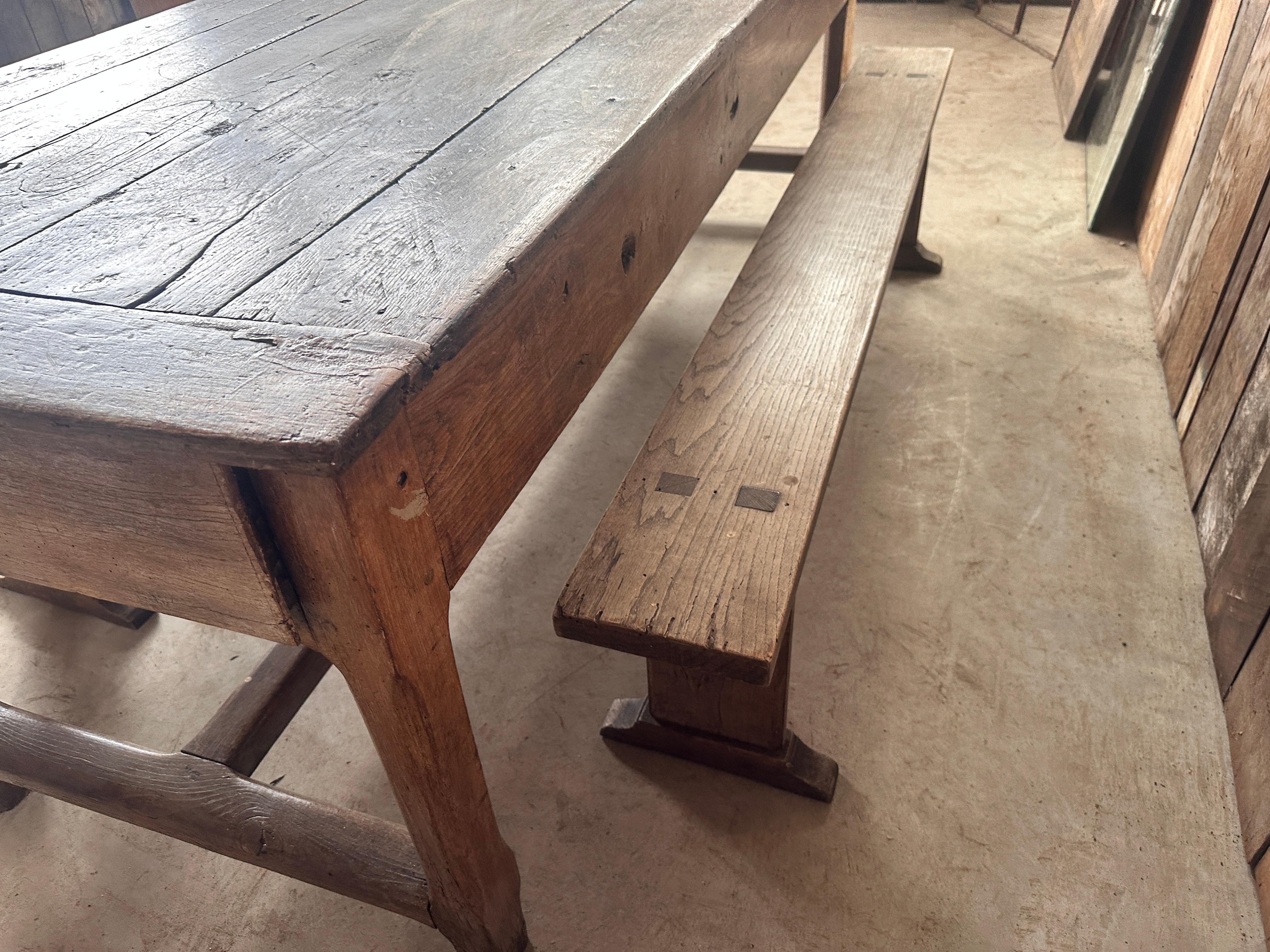 Antique French Chestnut Farmhouse Dordogne Refectory Dining Table and Benches For Sale 2