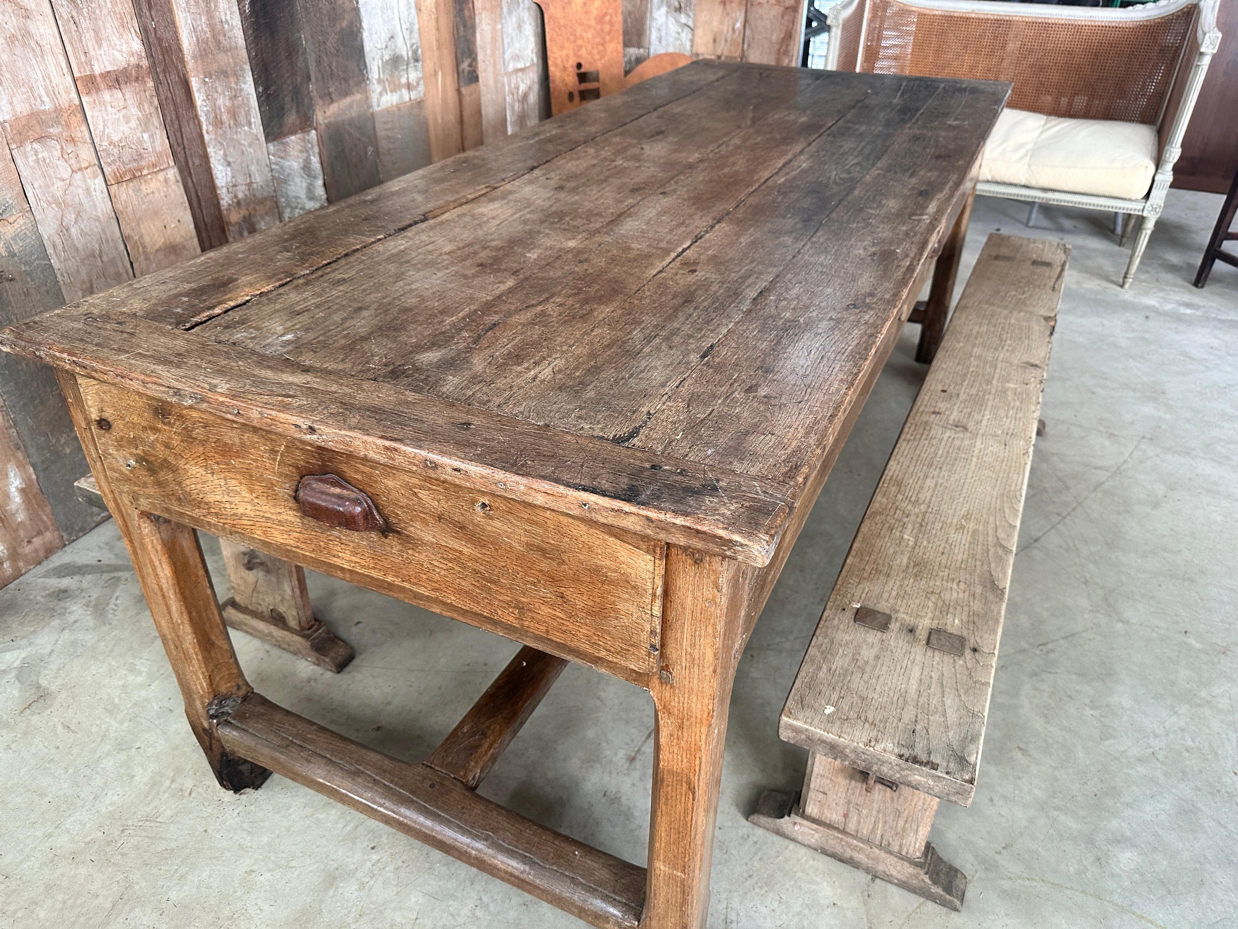 Antique French Chestnut Farmhouse Dordogne Refectory Dining Table and Benches For Sale 5