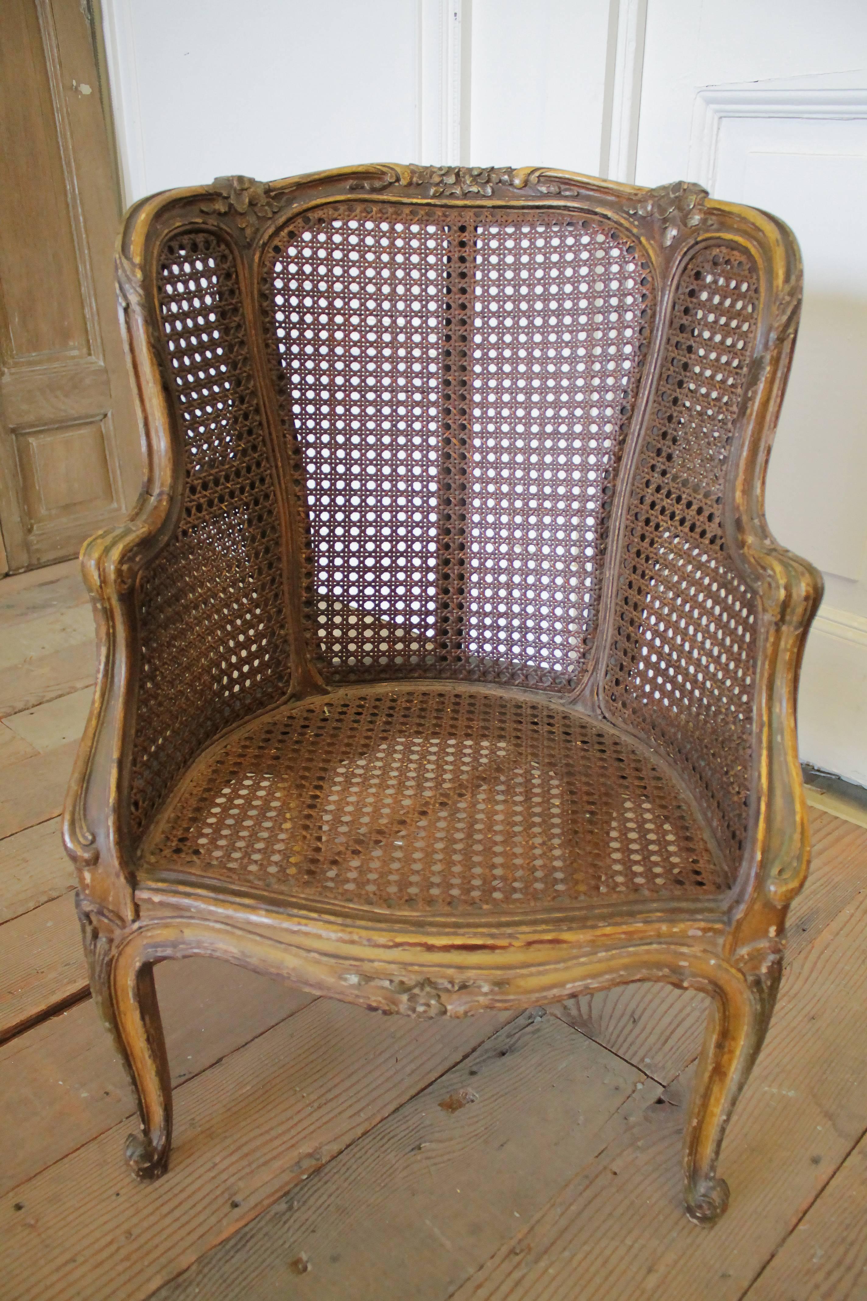 Ancienne chaise à oreilles française pour enfants à dossier canné 6