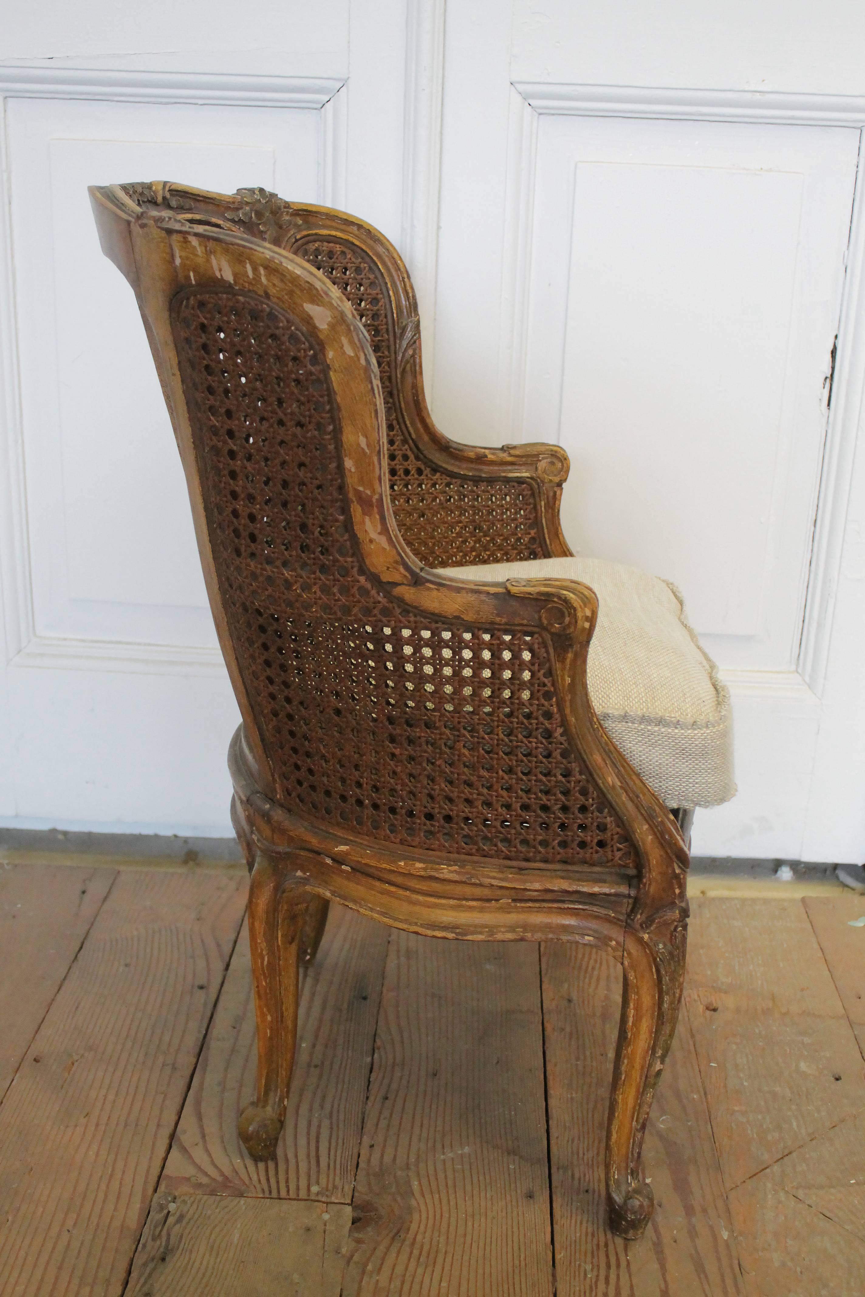 Louis XV Ancienne chaise à oreilles française pour enfants à dossier canné
