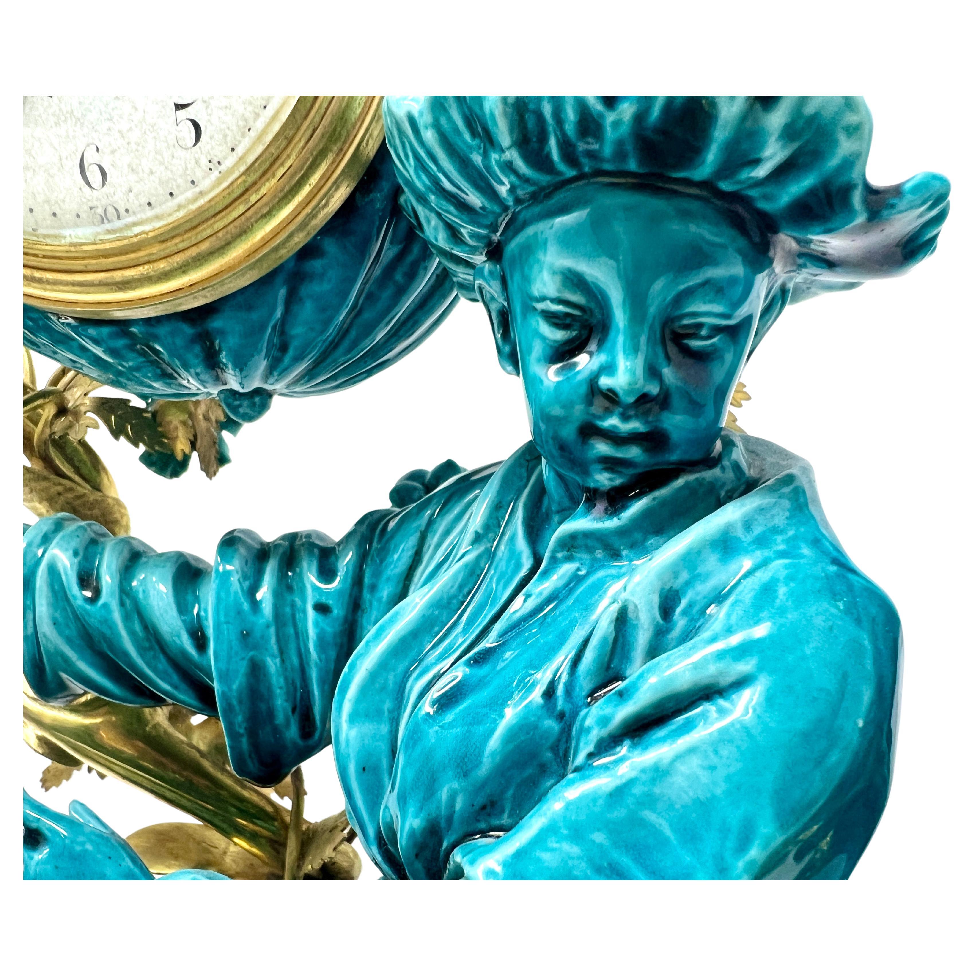 Ensemble de pendules chinoiseries françaises anciennes en bronze doré et porcelaine turquoise en vente 3