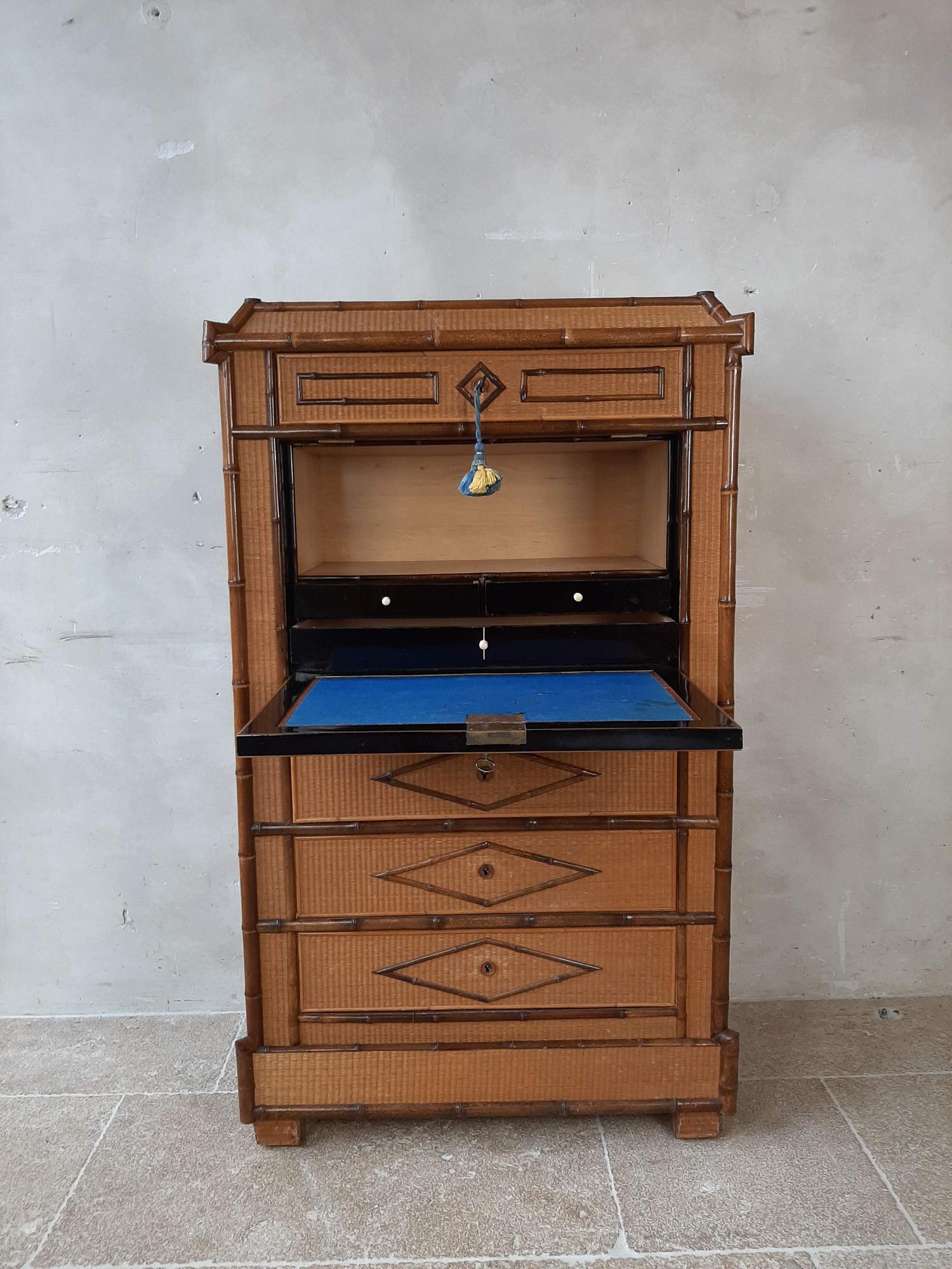 Antiker französischer Chinoiserie Sekretär à abbantant im Angebot 12