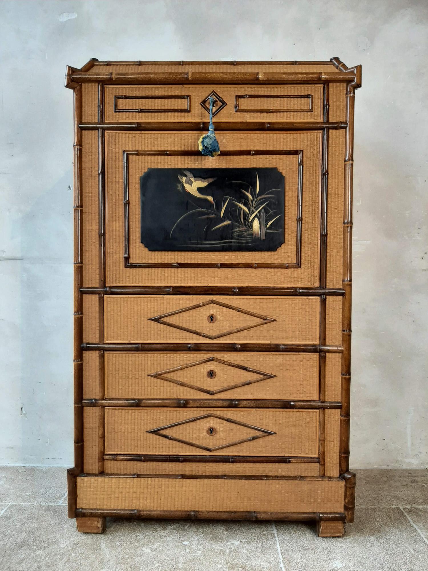 Antique French Chinoiserie Secretaire à abbantant In Good Condition For Sale In Baambrugge, NL
