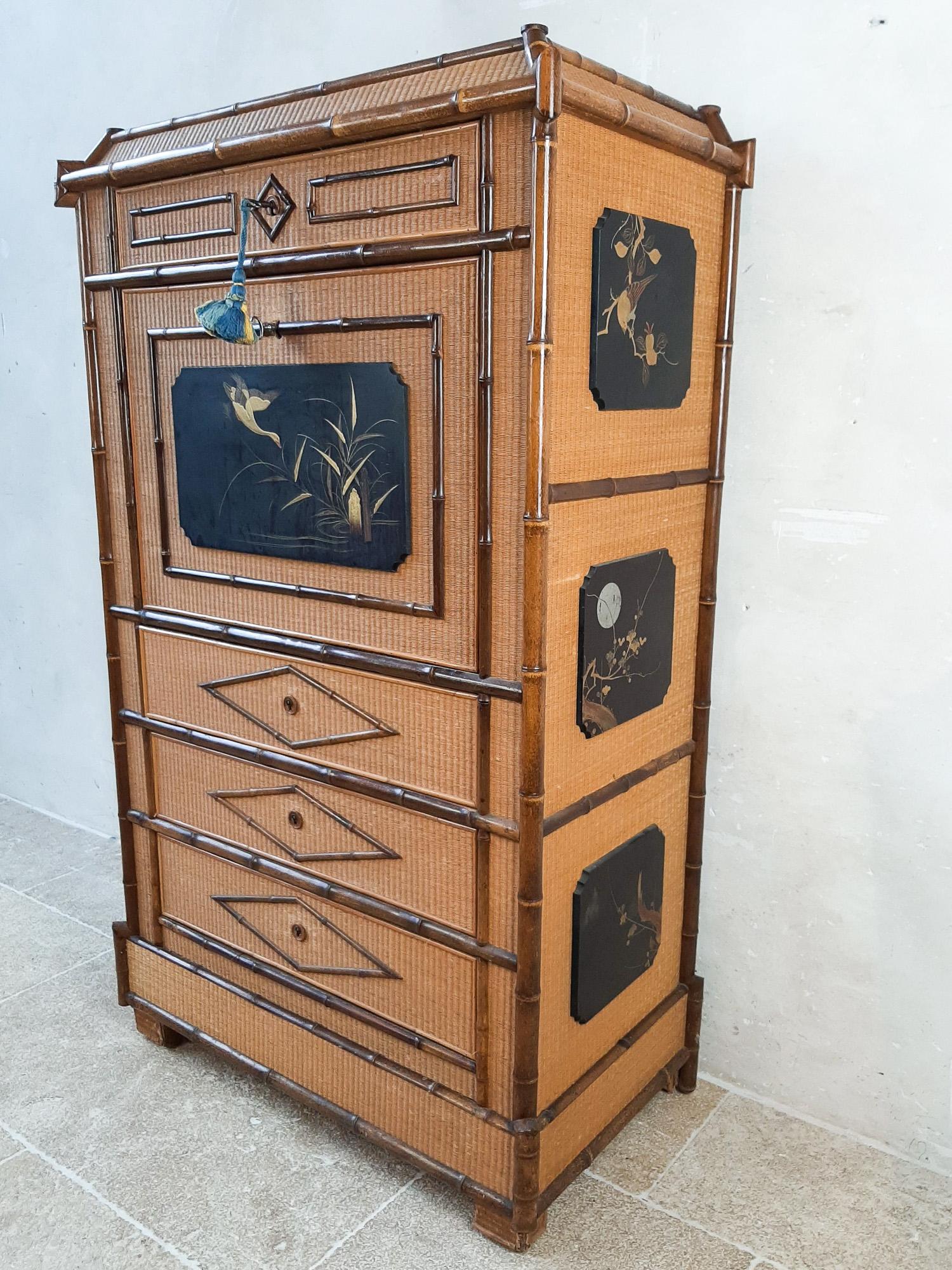 Antiker französischer Chinoiserie Sekretär à abbantant im Angebot 2