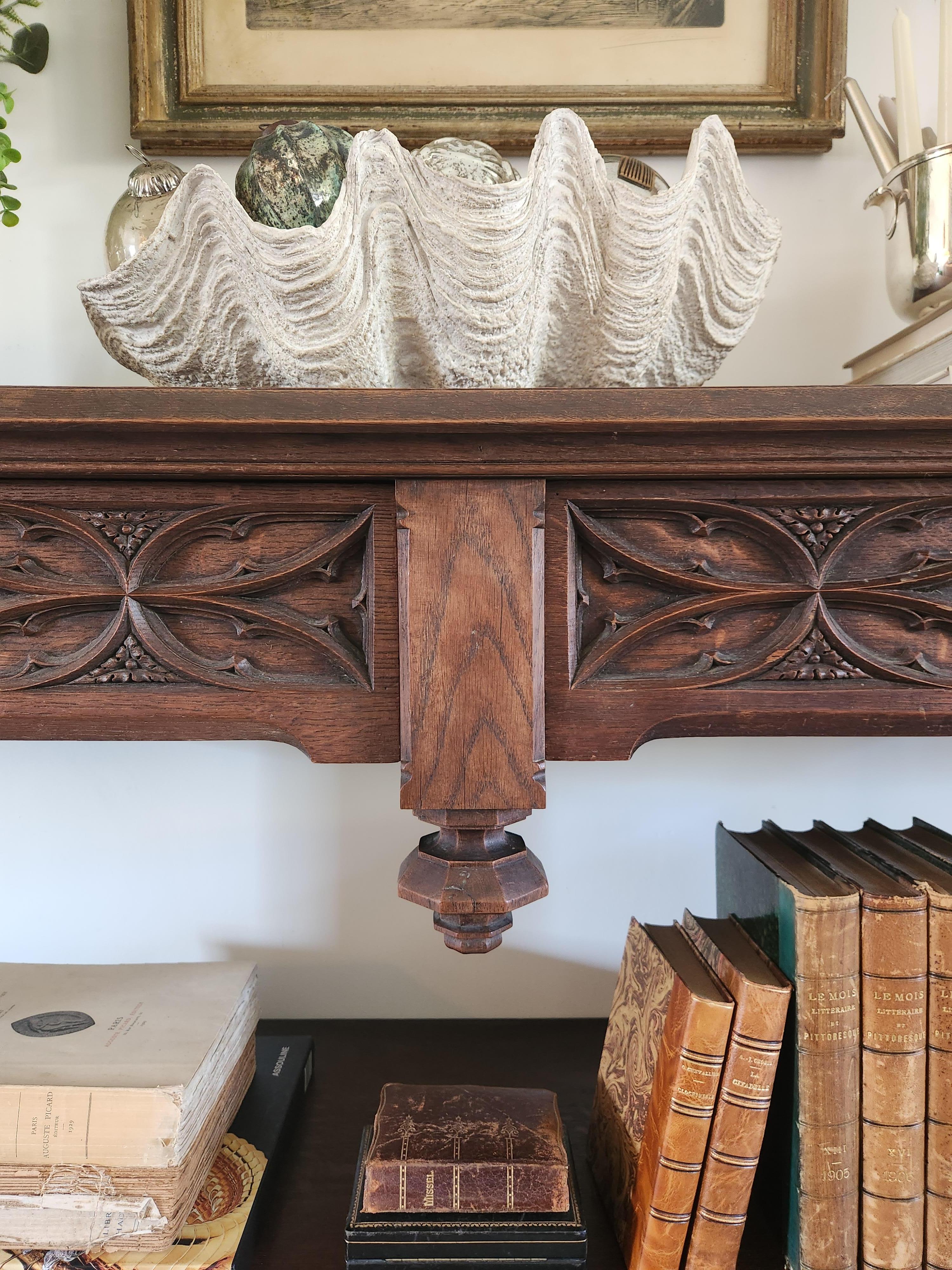 Antique console d'église française sculptée à la main, 19e siècle en vente 1