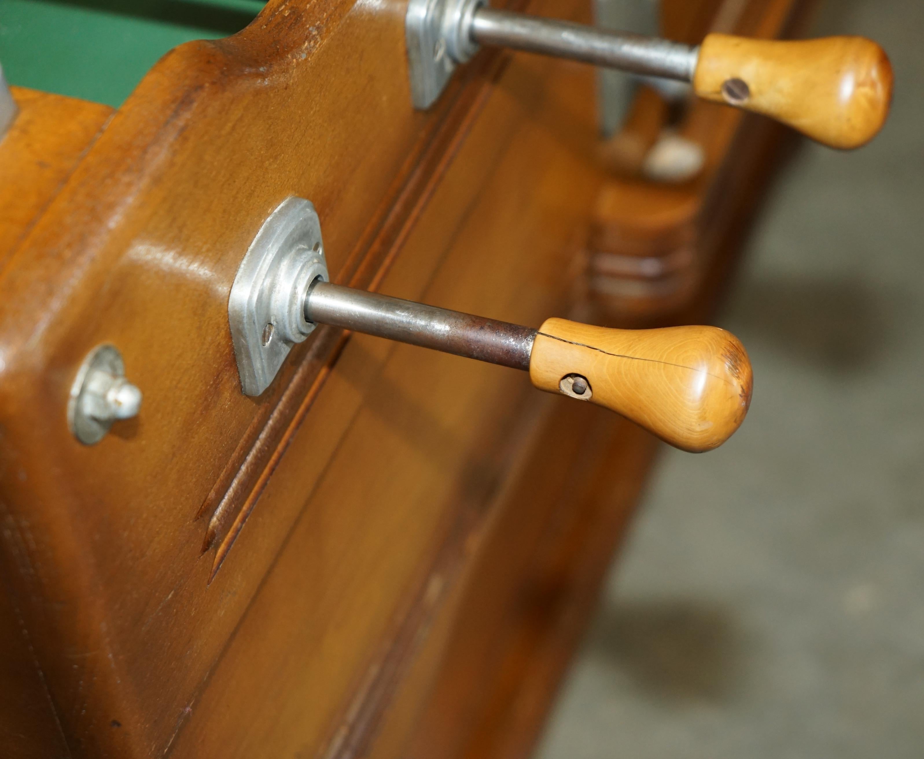 ANTIQUE FRENCH CIR 1920's R WOLFF LES JEUX AUTOMATIQUES FOOTBALL FOOSBALL TABLE For Sale 1