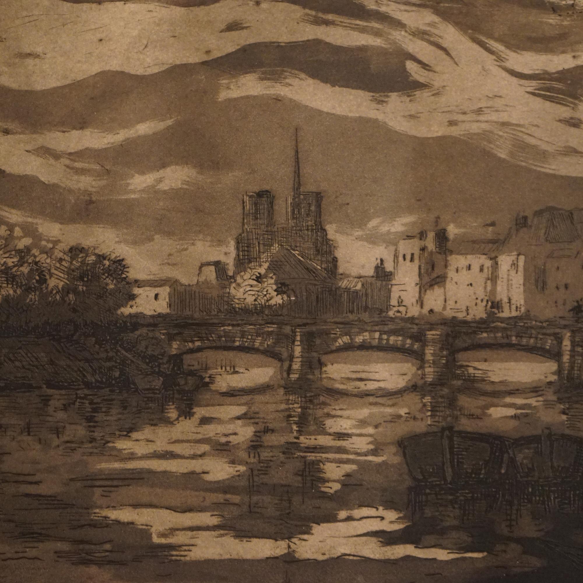 Eine antike französische Radierung von Jean Charles Millet bietet eine abendliche Stadtszene mit Fluss, Brücke und Bauwerken, Künstler signiert wie fotografiert, um 1920
Signiert unten links in Schwarz Millet

Maße: 15,75''H x 19,75''B x 1''D