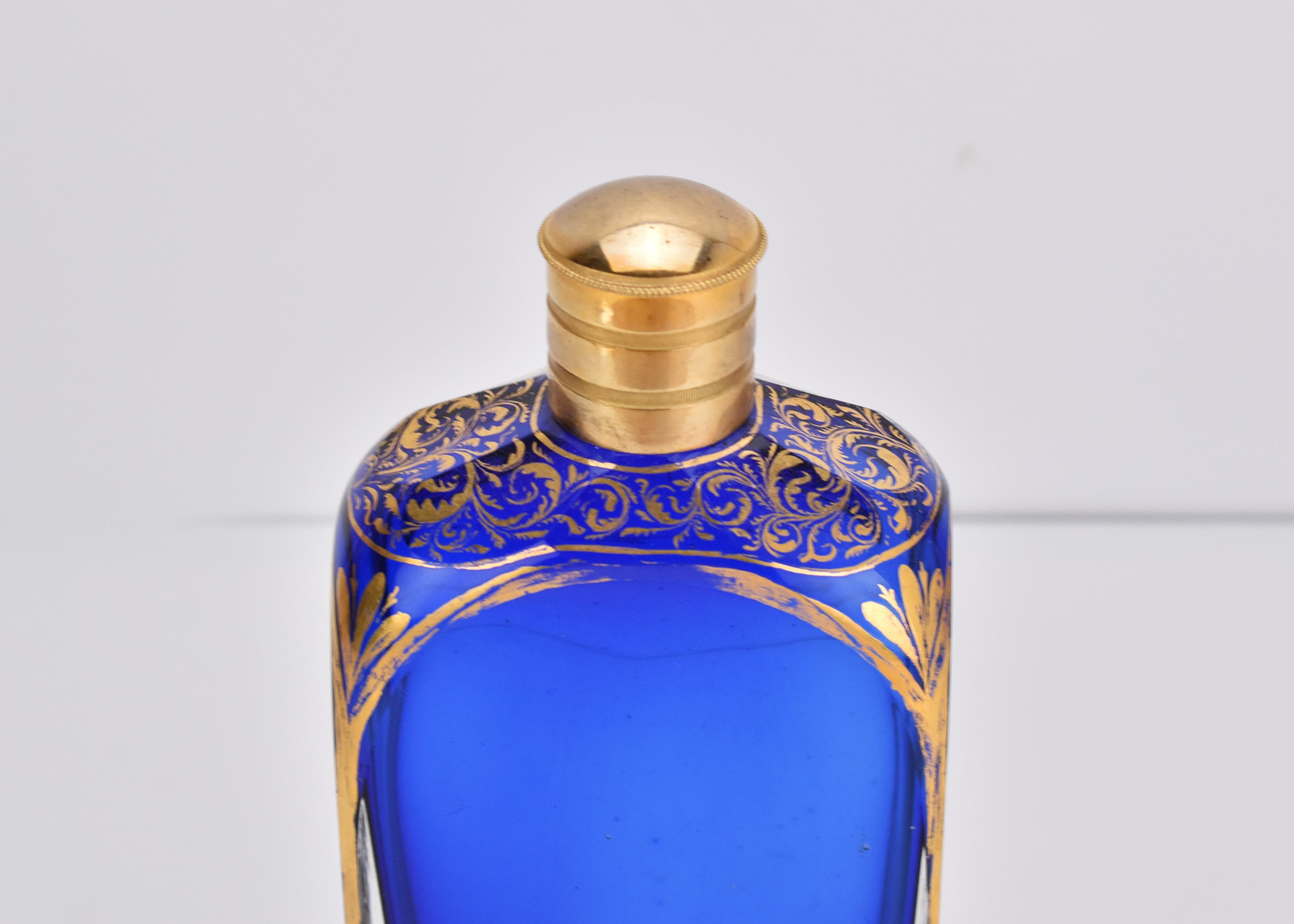 Antique French Cobalt Blue Gilded Crystal Glass Perfume Bottle, 19th Century In Good Condition For Sale In Rostock, MV