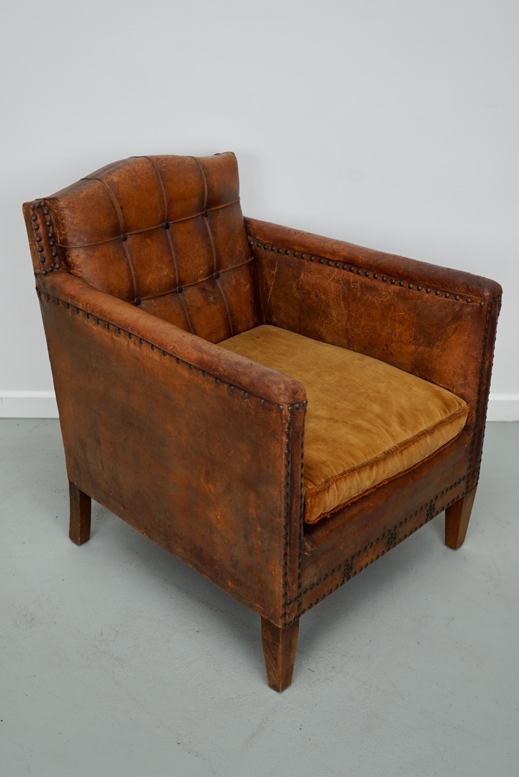 Antique French Cognac Leather Buttoned Back Club Chair For Sale 2