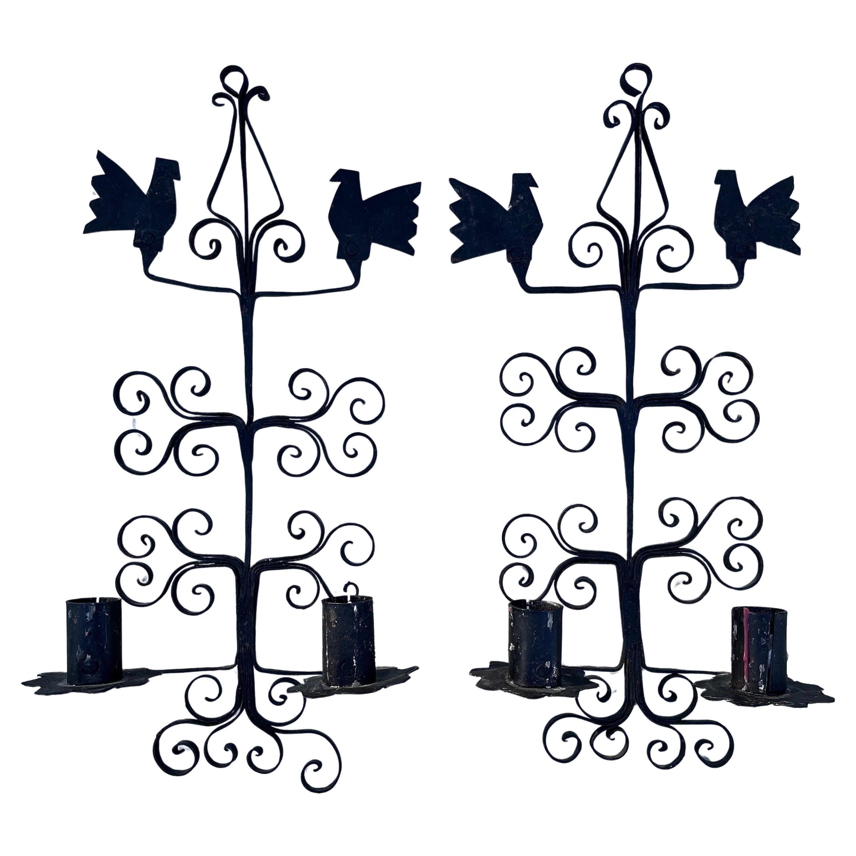 Pareja de candelabros antiguos de estilo colonial francés