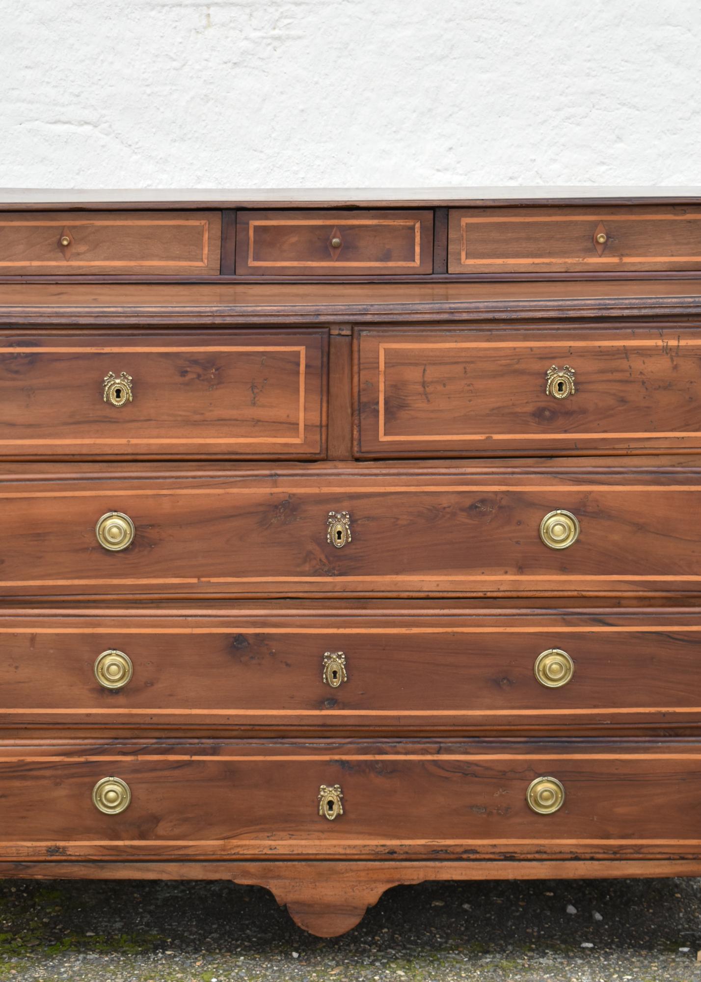 Commode française ancienne en noyer Début du 19ème siècle Bon état - En vente à SAINTE-COLOMBE, FR