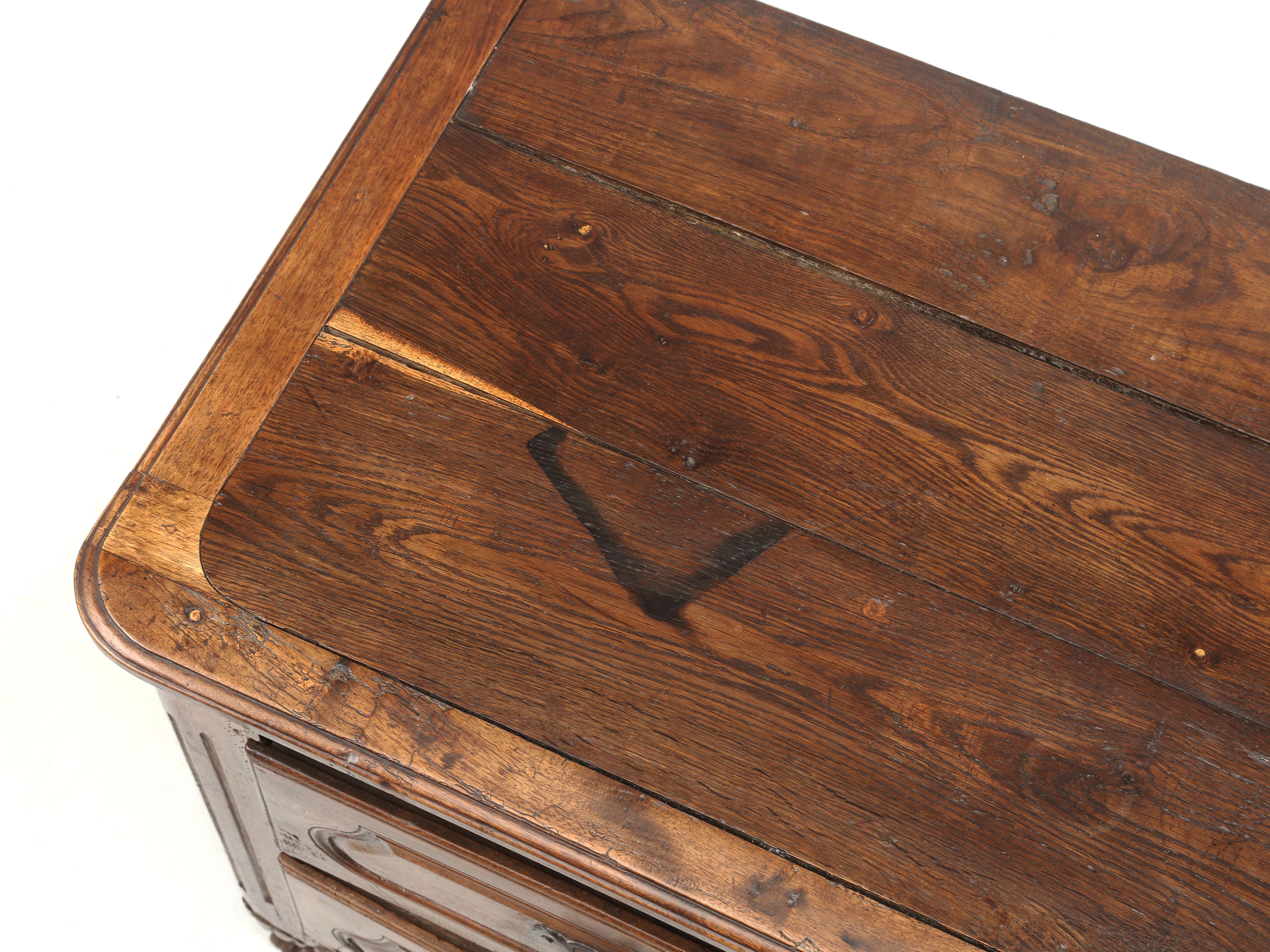 Chêne Ancienne Commode ou Pantalonnière Française en Noyer Grande Patina Non Restaurée c1700's en vente