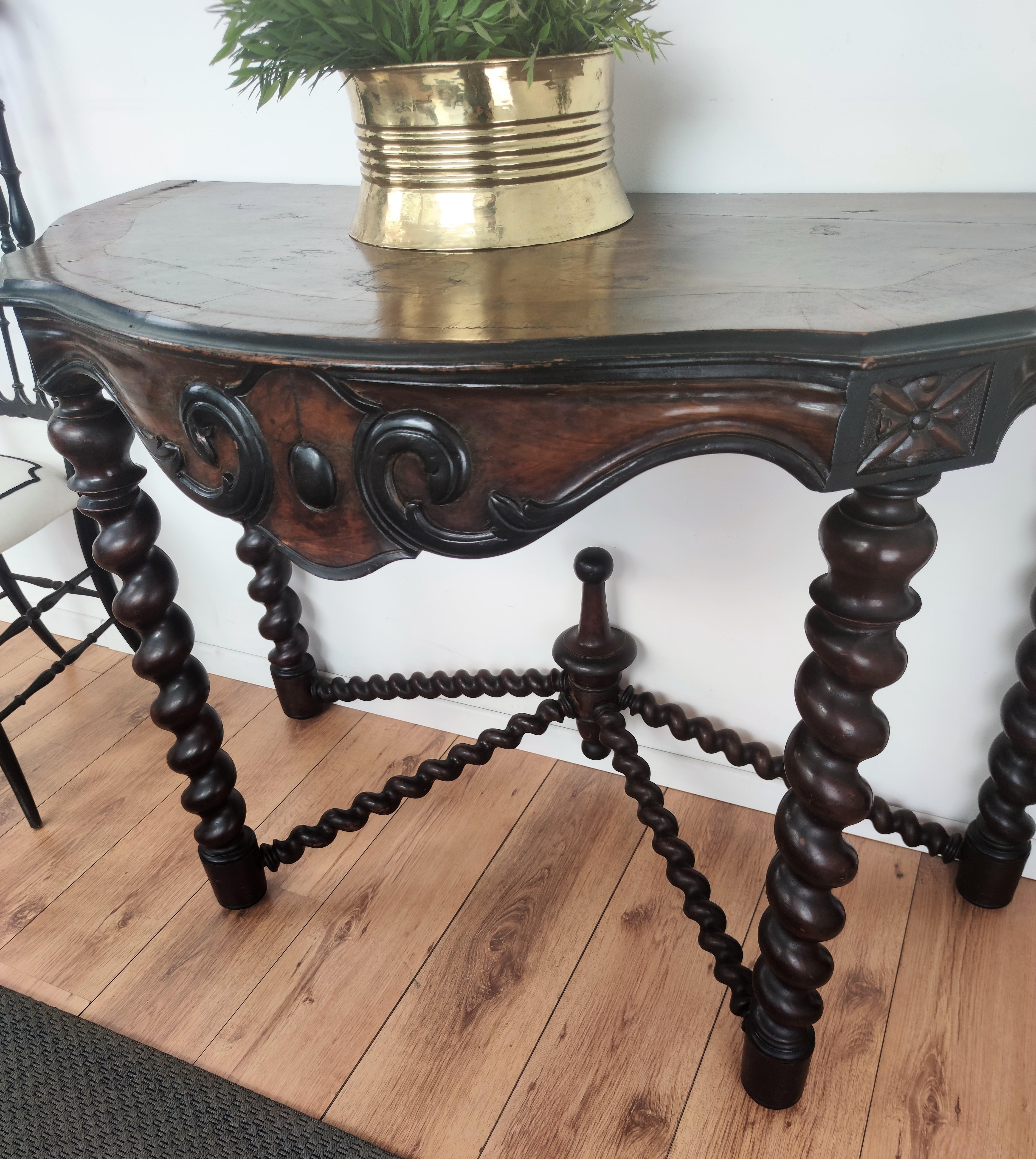 Antique French Console Side Table Carved Oak Beveled Top Barley Twisted Legs In Good Condition For Sale In Carimate, Como