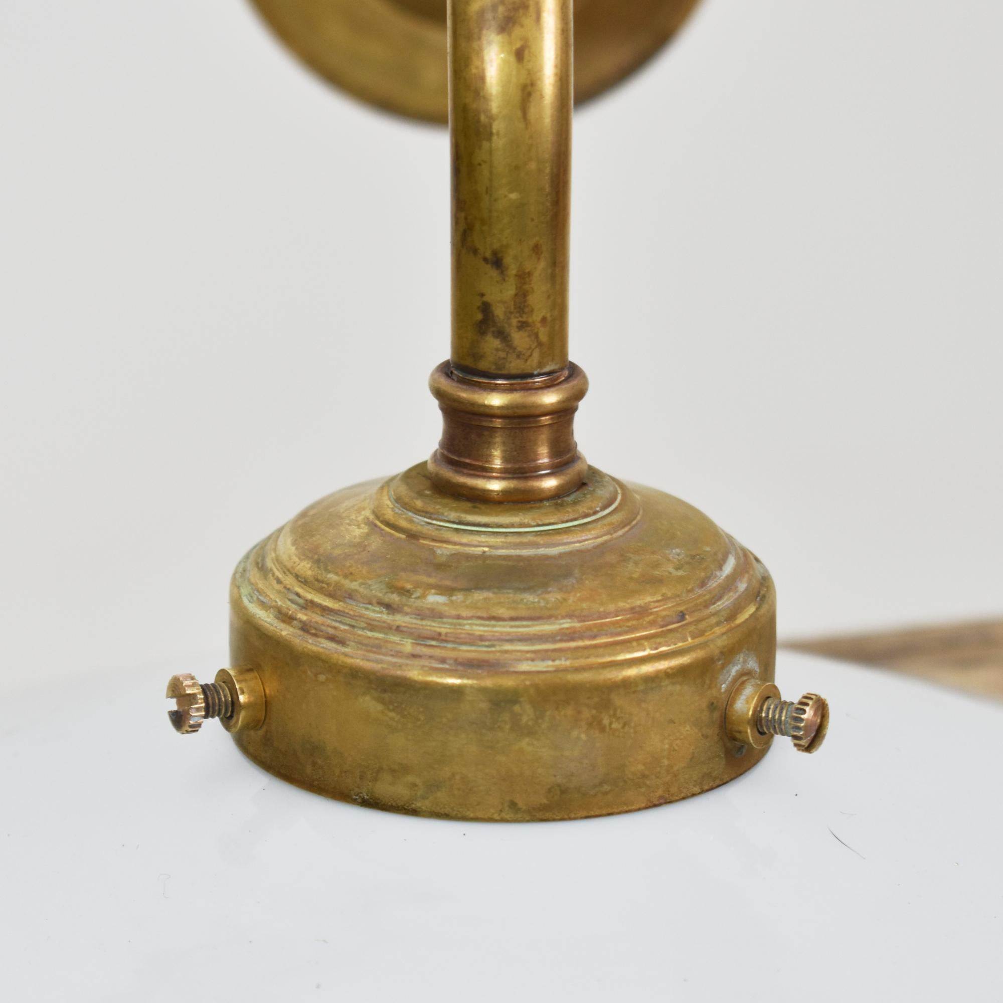 Antique French Coolie Glass Frill Brass Luz de Tarea de Pared de Cocina Provincial francés