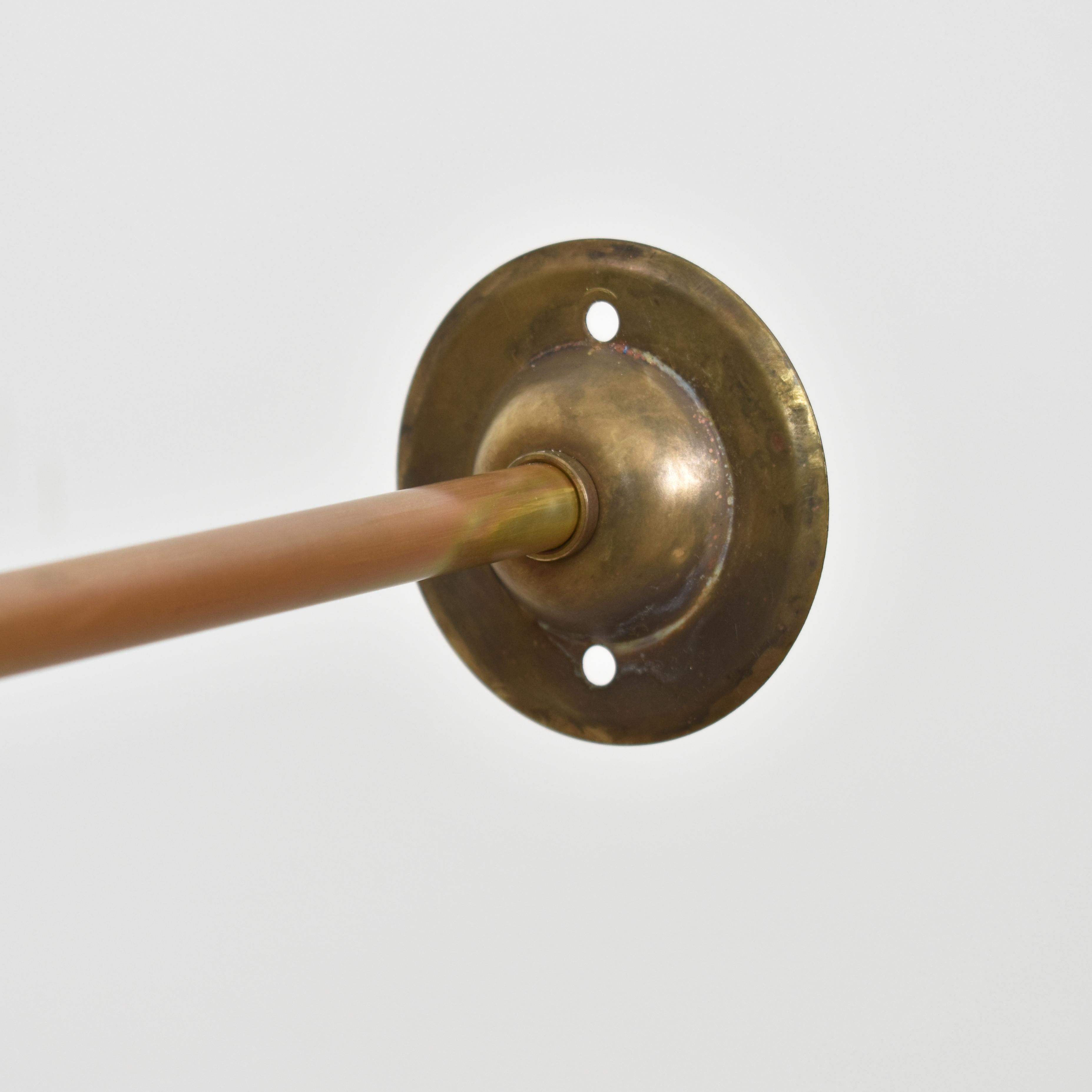 Antike französische Coolie-Keramik-Wandleuchte aus Glas mit Frill-Messing-Wandquasten (Französisch) im Angebot