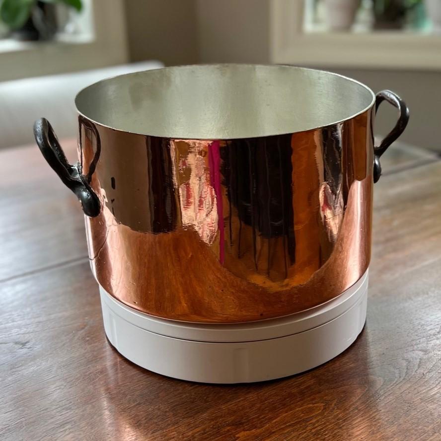 Antique French Copper Bassine à Ragoût - Professionalmente ritamponato e lucidato in vendita 2