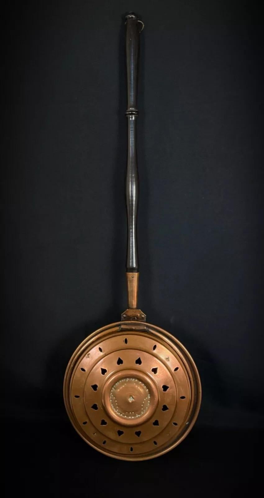 20th Century Antique French Copper Bed Warmer with Heart Motifs - 2Y394