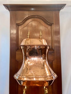 Antiker französischer Kupfer- Lavabo-Ständer auf geschnitztem Nussbaumholz, um 1880-1890