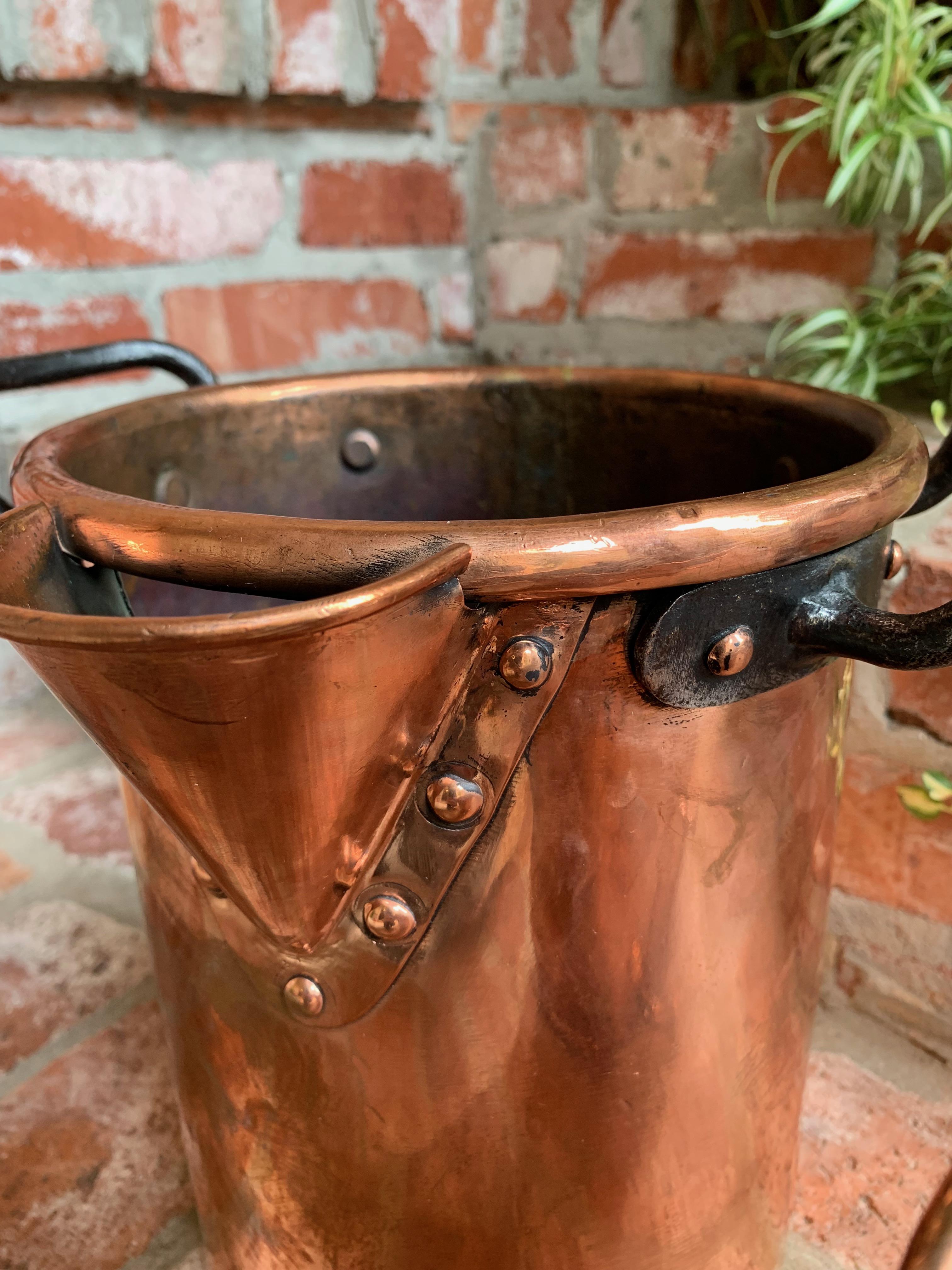Antique French Copper Vessel Pot Riveted Wine Champagne Bucket 19th Century In Good Condition In Shreveport, LA