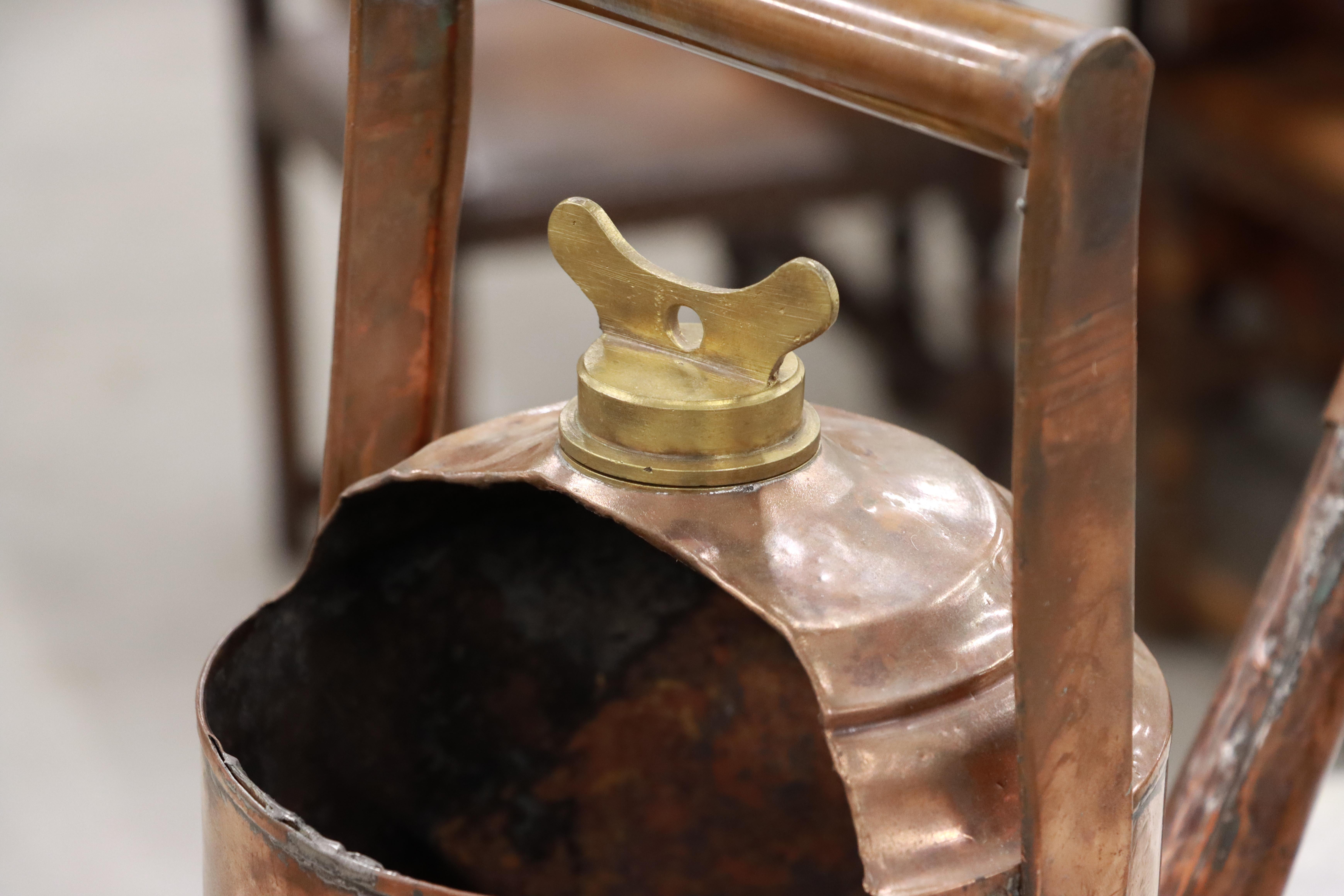 Antique French Copper Watering Can In Good Condition For Sale In Calgary, Alberta