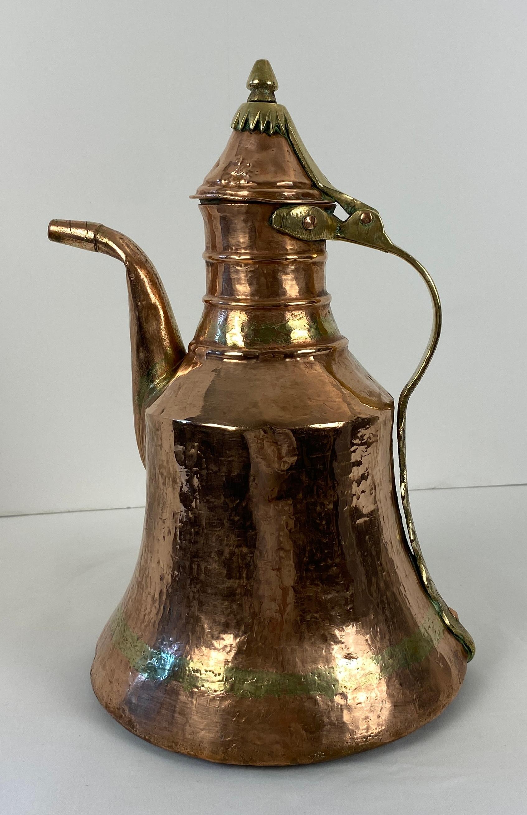 Arrosoir ancien en cuivre français Bon état - En vente à Miami, FL