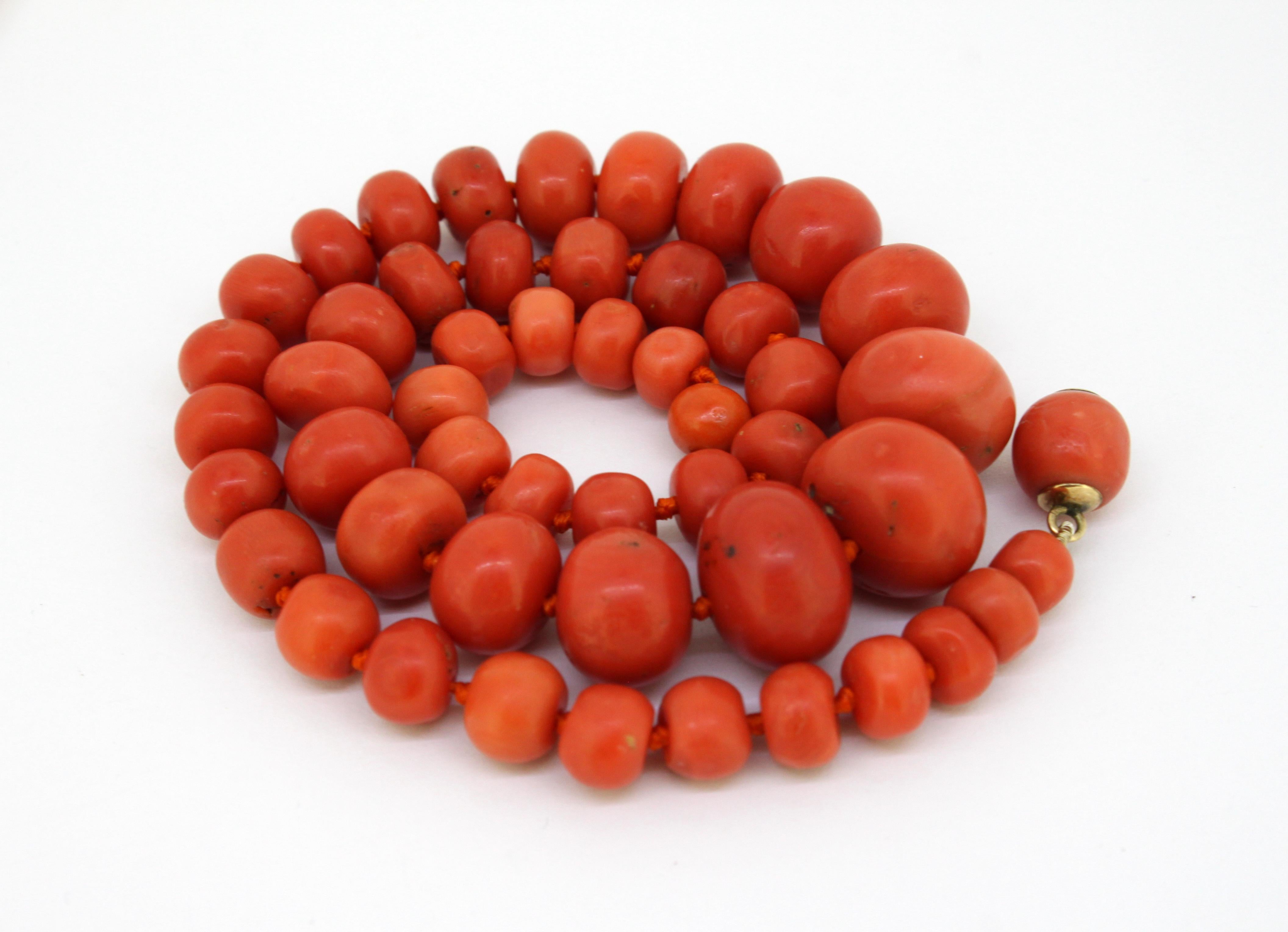 Antique French Coral Necklace, circa 1900 In Good Condition In Braintree, GB