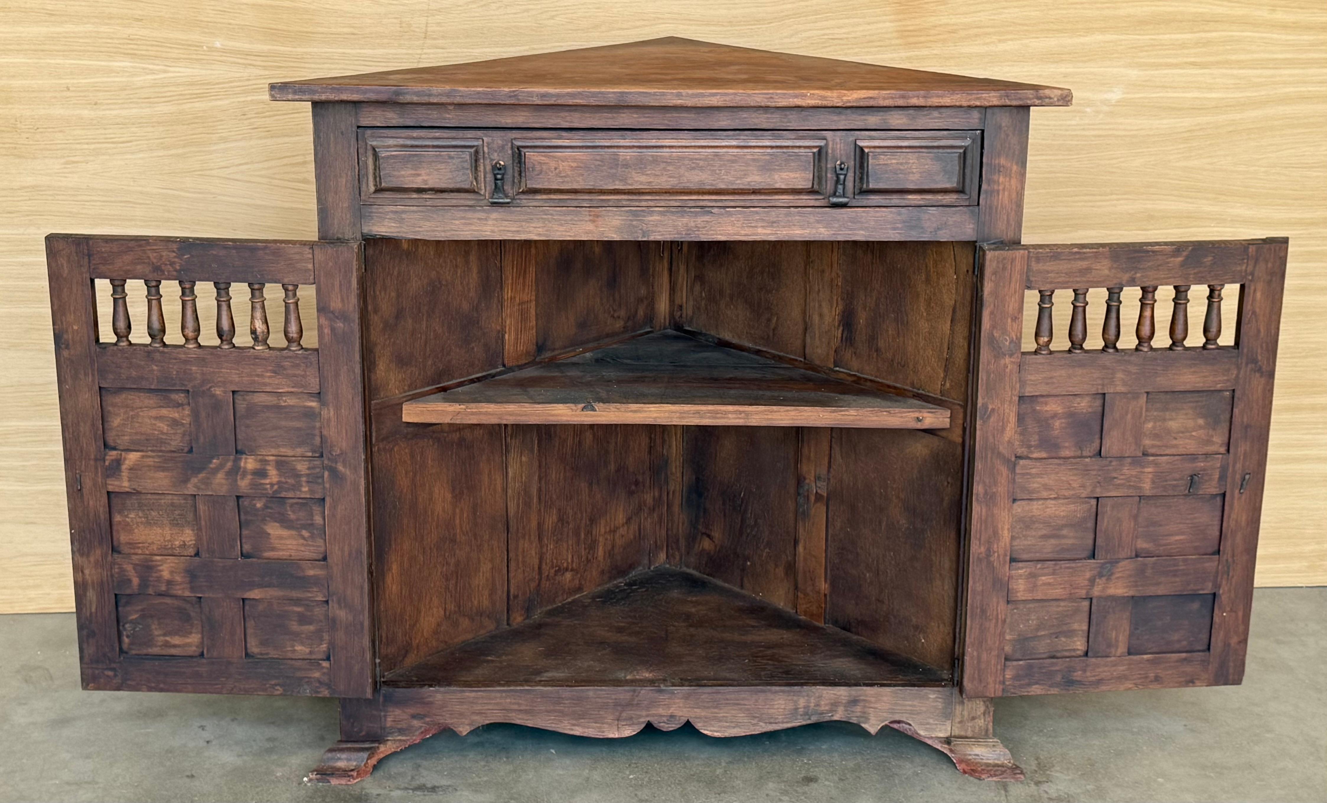 Antique French Corner Cabinet Cupboard Storage with Drawer and Door Bon état - En vente à Miami, FL