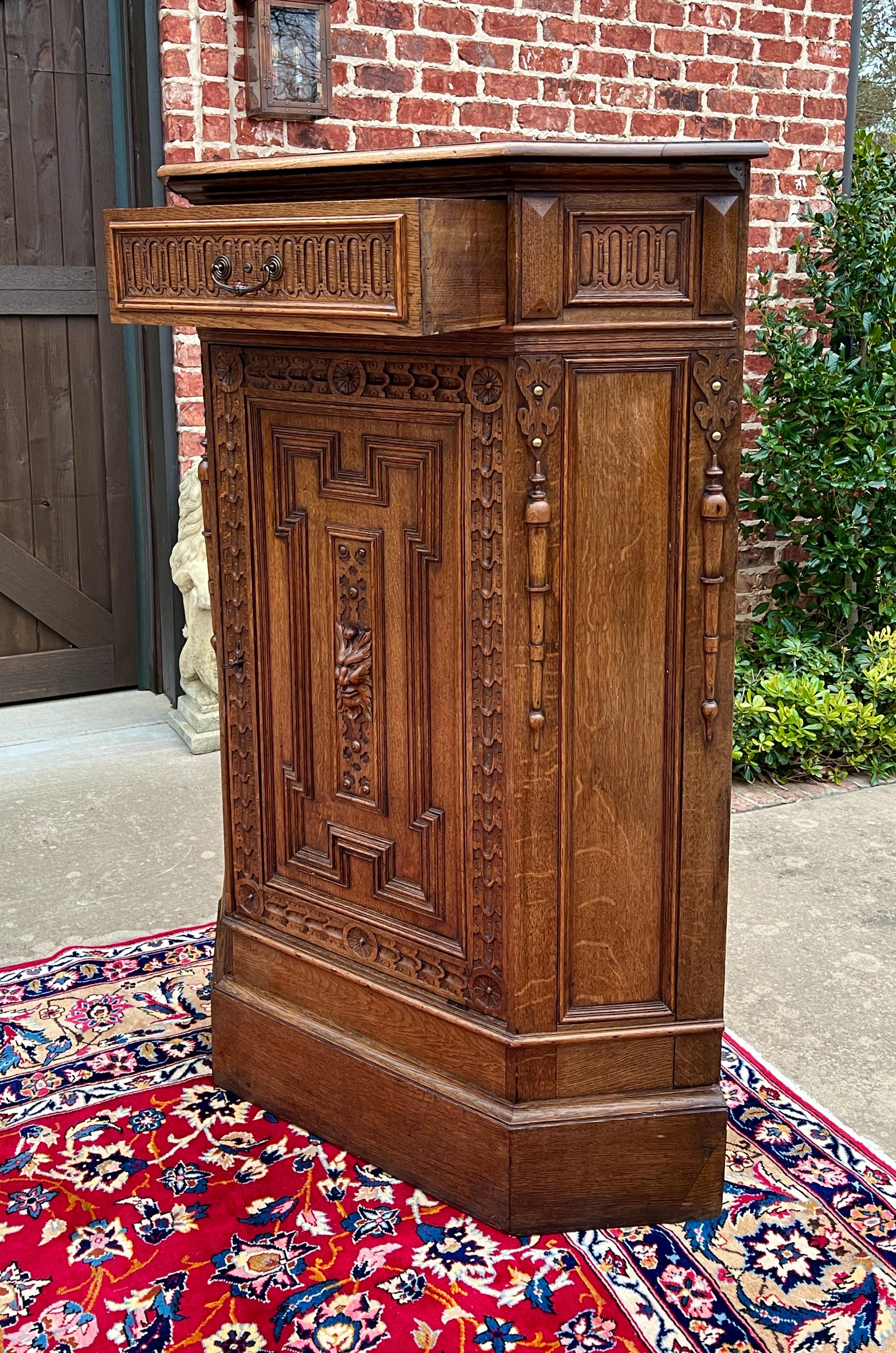 Antique French Corner Cabinet Armario con Cajón Llave Roble ALTO S. XIX en venta 3