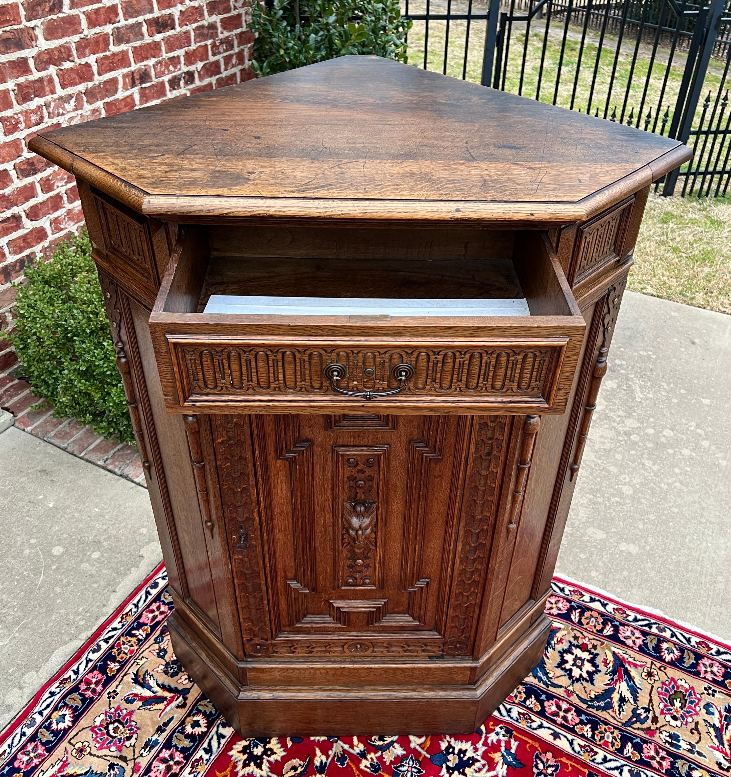 Antique French Corner Cabinet Armario con Cajón Llave Roble ALTO S. XIX en venta 5