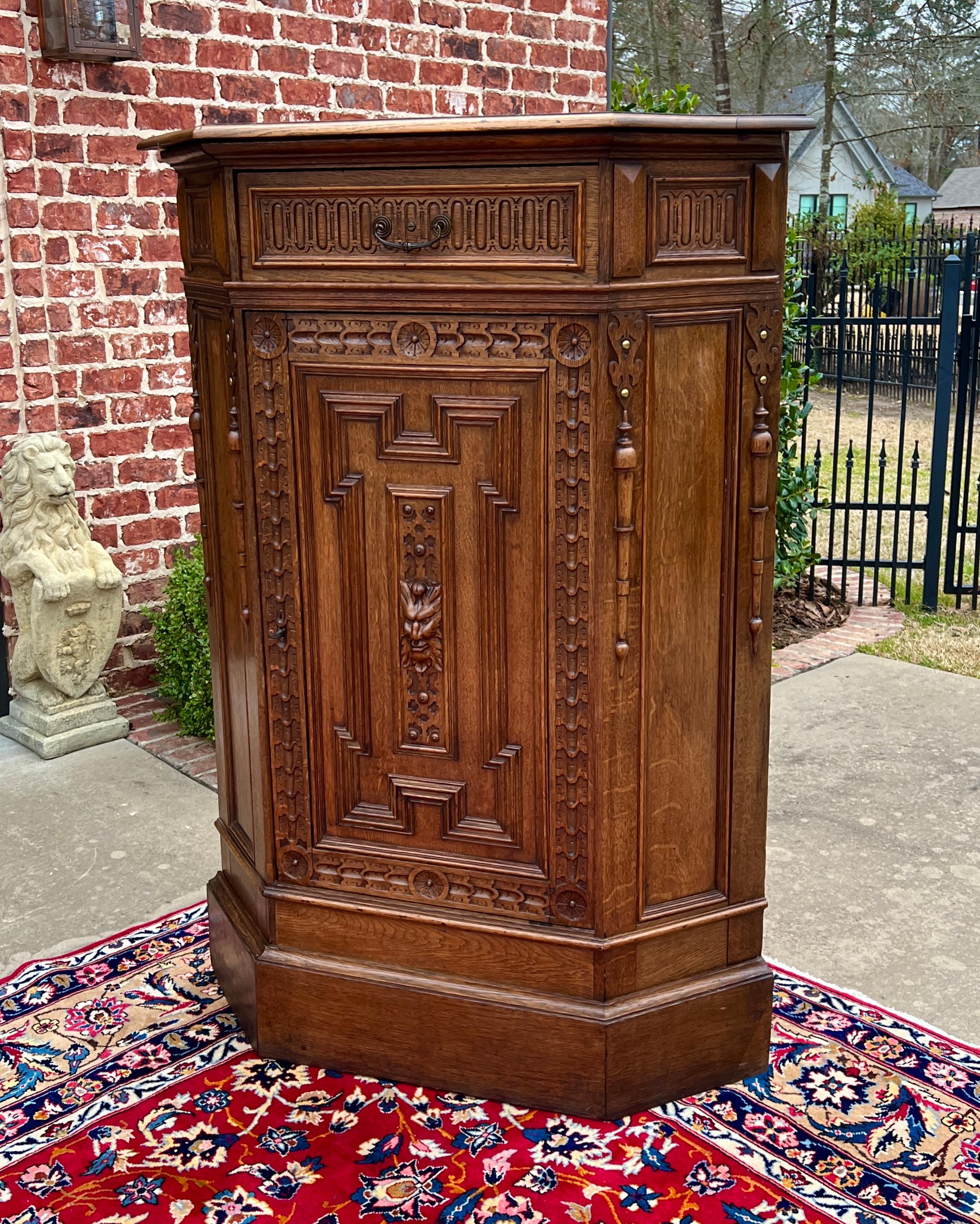 Antique French Corner Cabinet Armario con Cajón Llave Roble ALTO S. XIX en venta 11