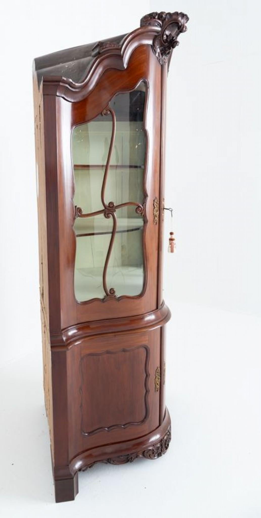 Milieu du XIXe siècle Ancienne vitrine d'angle française en acajou, 1860 en vente