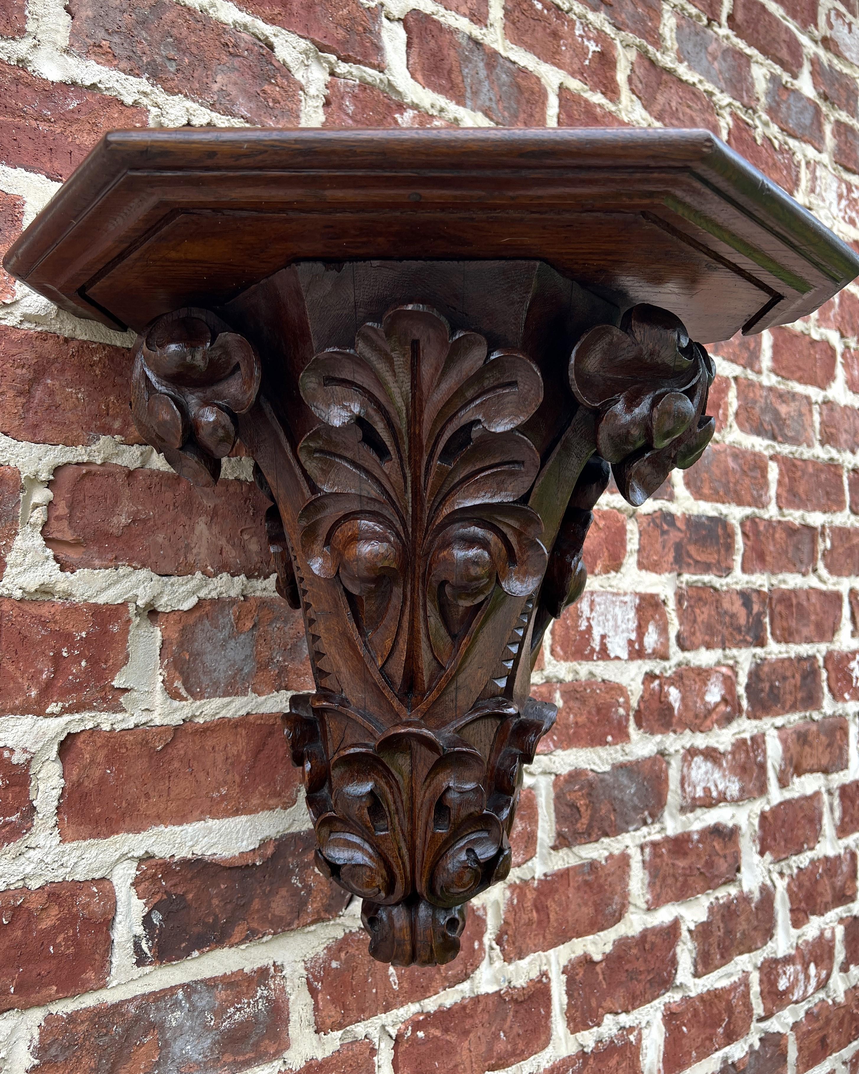 Antique French Corner Corbel Wall Shelf Hanging Wall Decor Carved Oak, 19th C For Sale 1