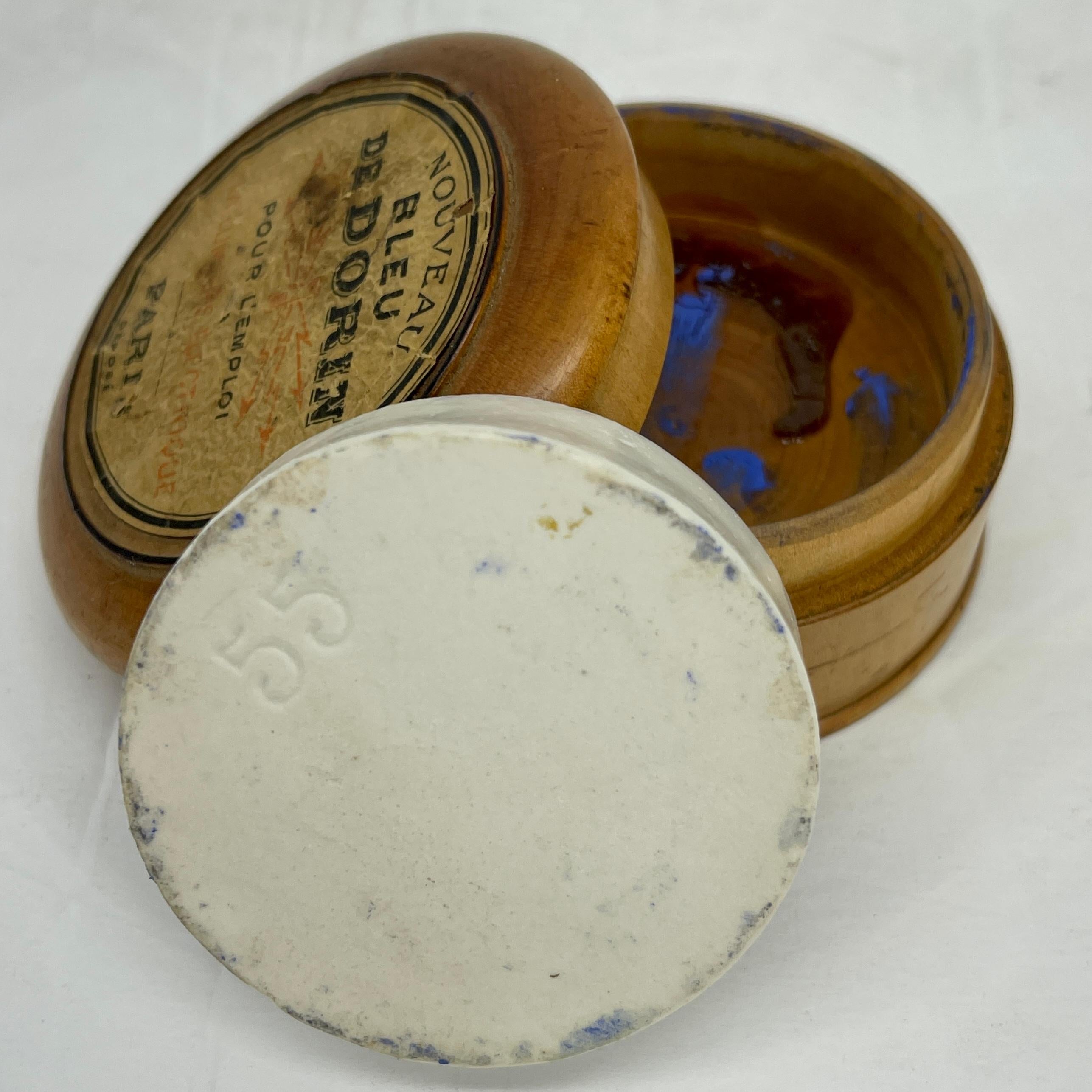 Ancienne boîte à poudre pour visages cosmétiques française en vente 1