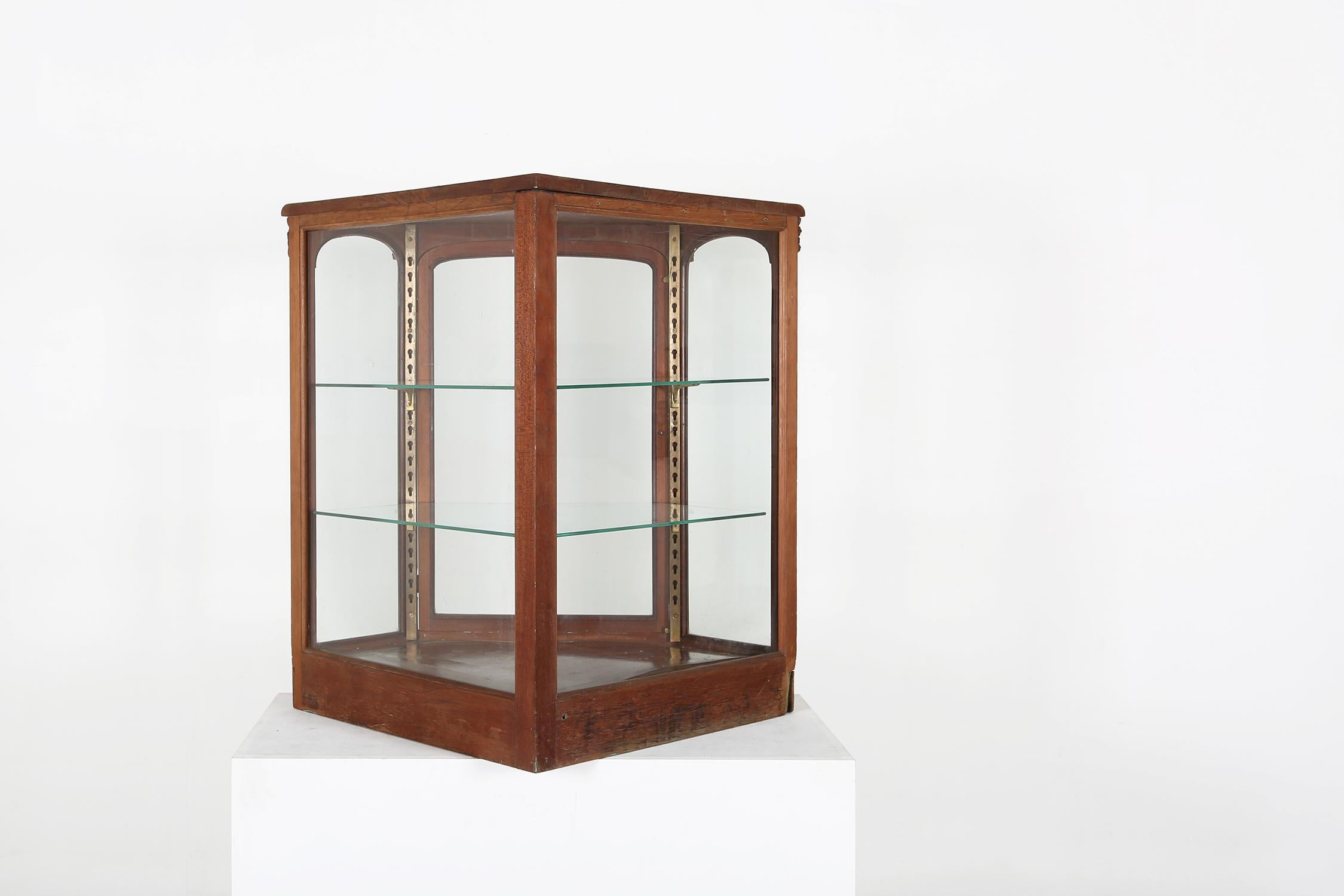Early 20th Century Antique French counter display case in oak, ca. 1900